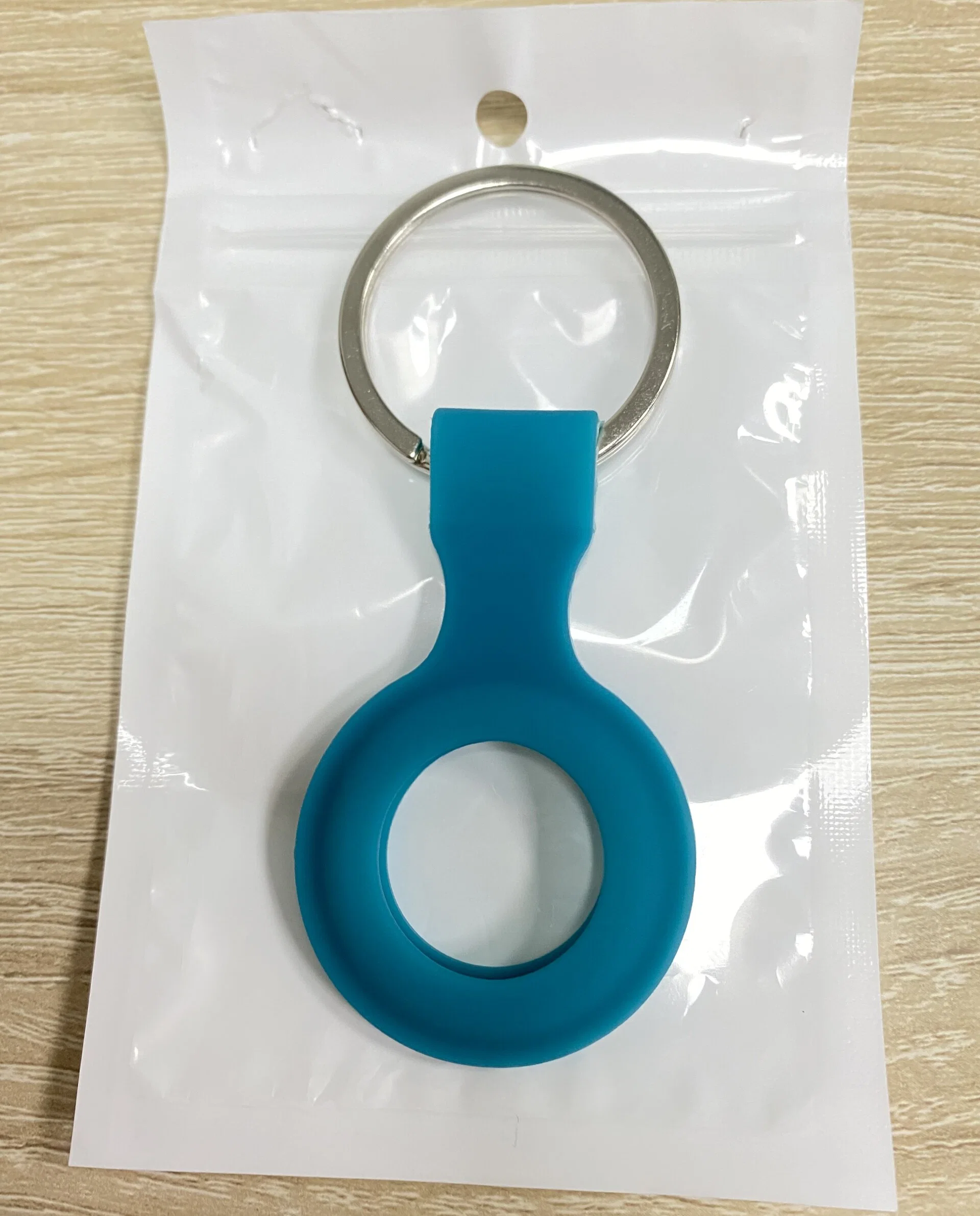 High quality/High cost performance  and Direct Original Factory Price Locator Silicone Case Round Shape Keychain Hook Mini Tracker Protective Case Silicone Keychain