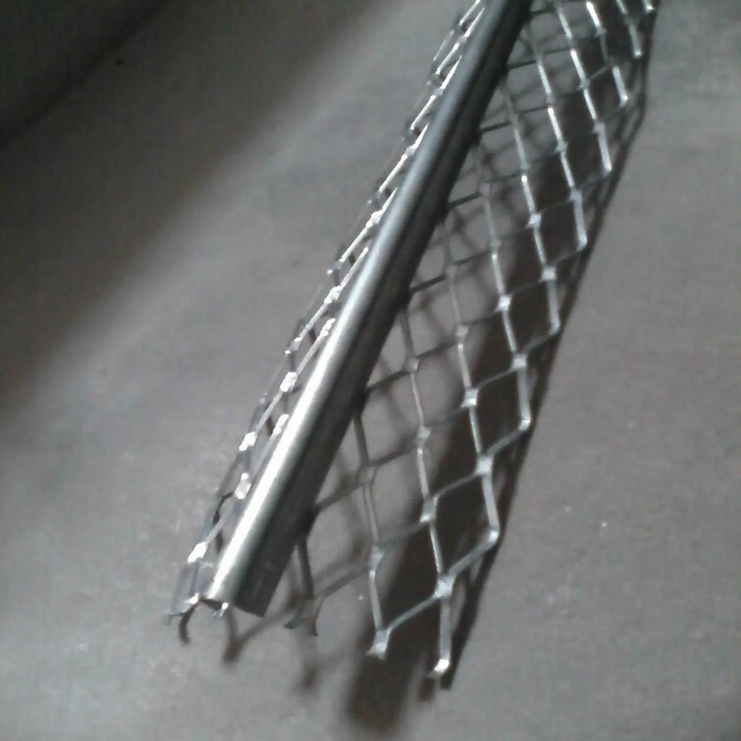 Galvanized Bead Wall Guard Corner Net Punching Angle Bead for Building