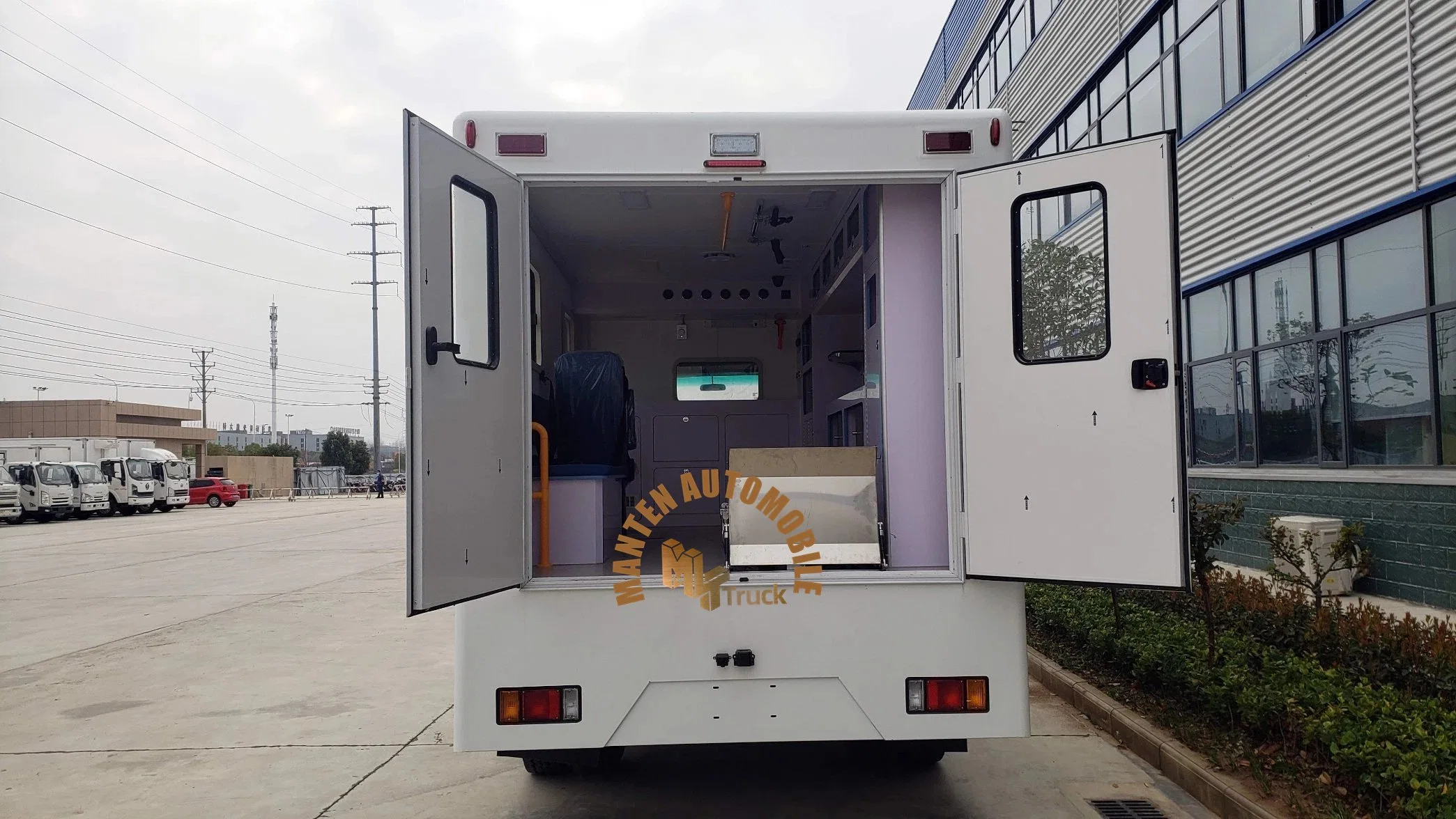 Ambulance Manual Hospital Emergency for Sale Medical Vehicle Truck with Factory Price