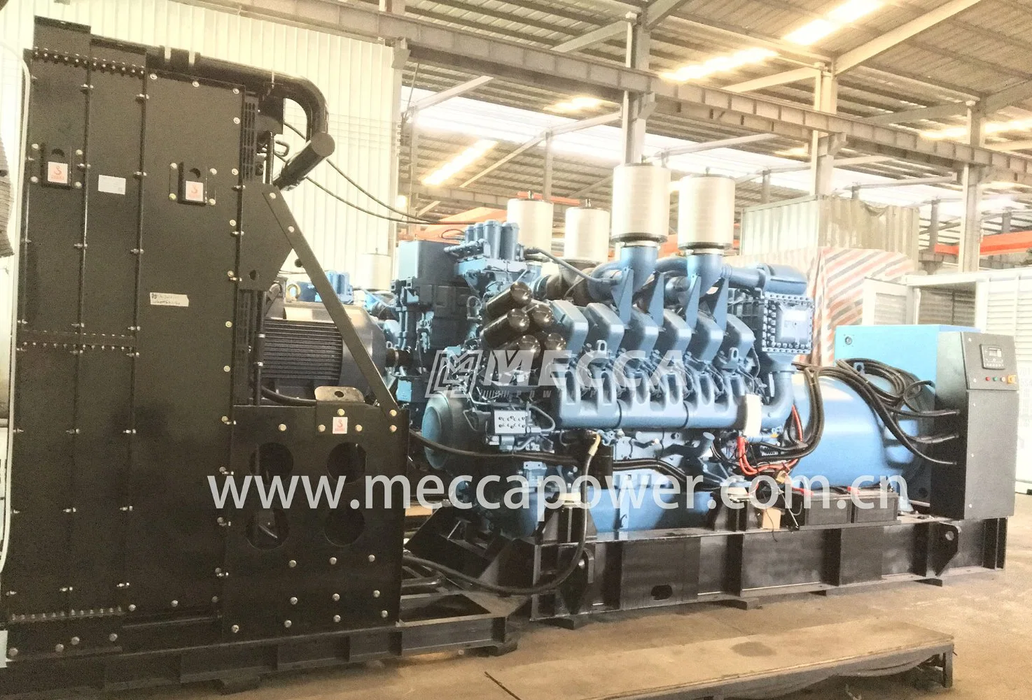 Дизельный генератор мощности 563 кВА/450 кВт, 10-цилиндровый, звукозащищенный, с двигателем MTU