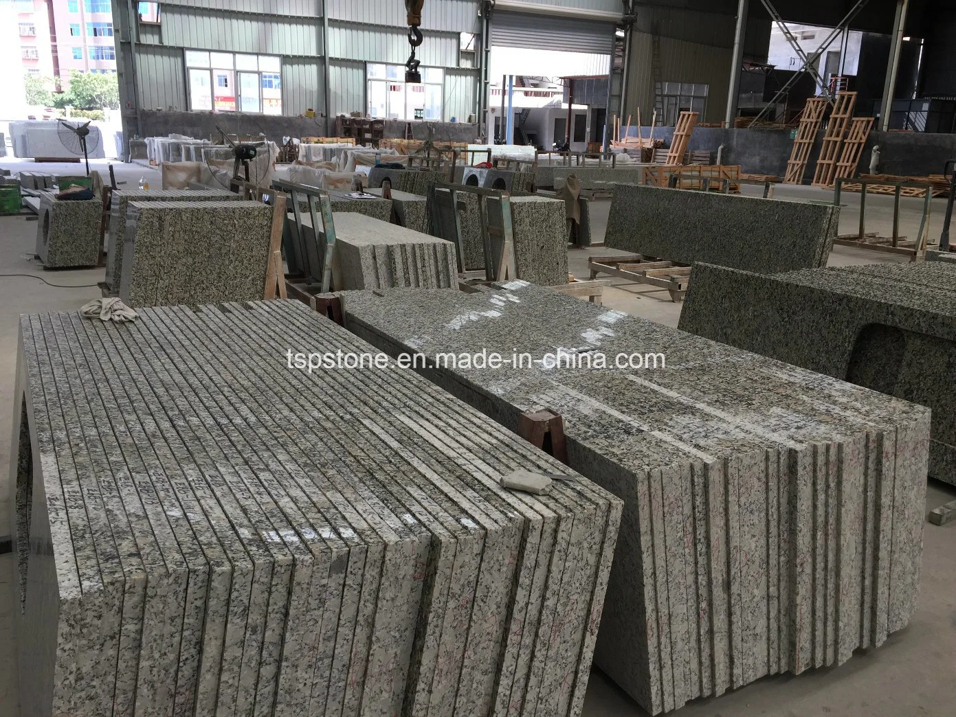 Wholesale/Supplier Cheap Granite Kitchen Countertop for Hotel Projects