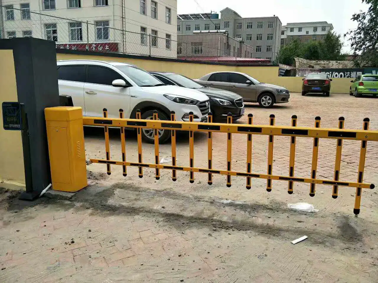 School Factory Parking Lot Intelligent Access Control and License Plate Recognition System Automatic Fence Parking Arm Gate
