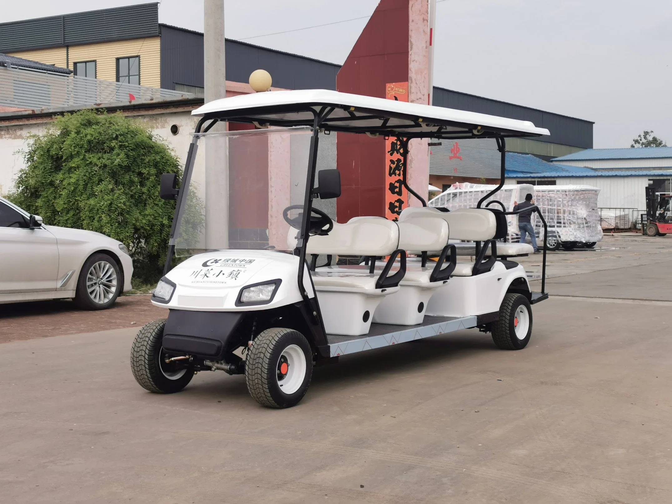 Made in China Golf Electric Sightseeing Vehicle with Four Rows and Eight Seats