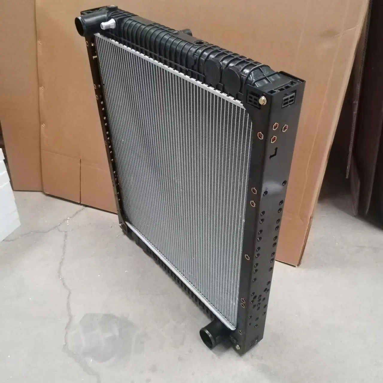 1301010-Kc400 1301010-14b 1301100u8050 radiador para FAW Dongfeng JAC J5 J6 Auman Fotoon radiador de repuesto radiador de camiones 13011600L-Zk012 EE.UU