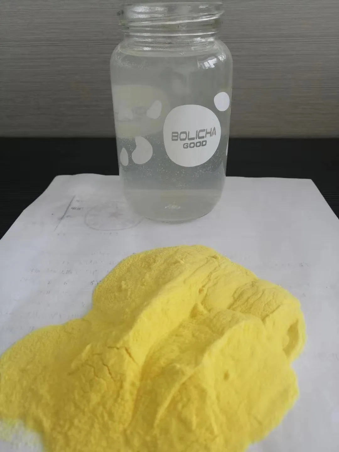 Полимерная хлорид алюминия 30% (PAC) Сушеные опрыскивания в питьевой воде обращения CAS № 1327-41-9