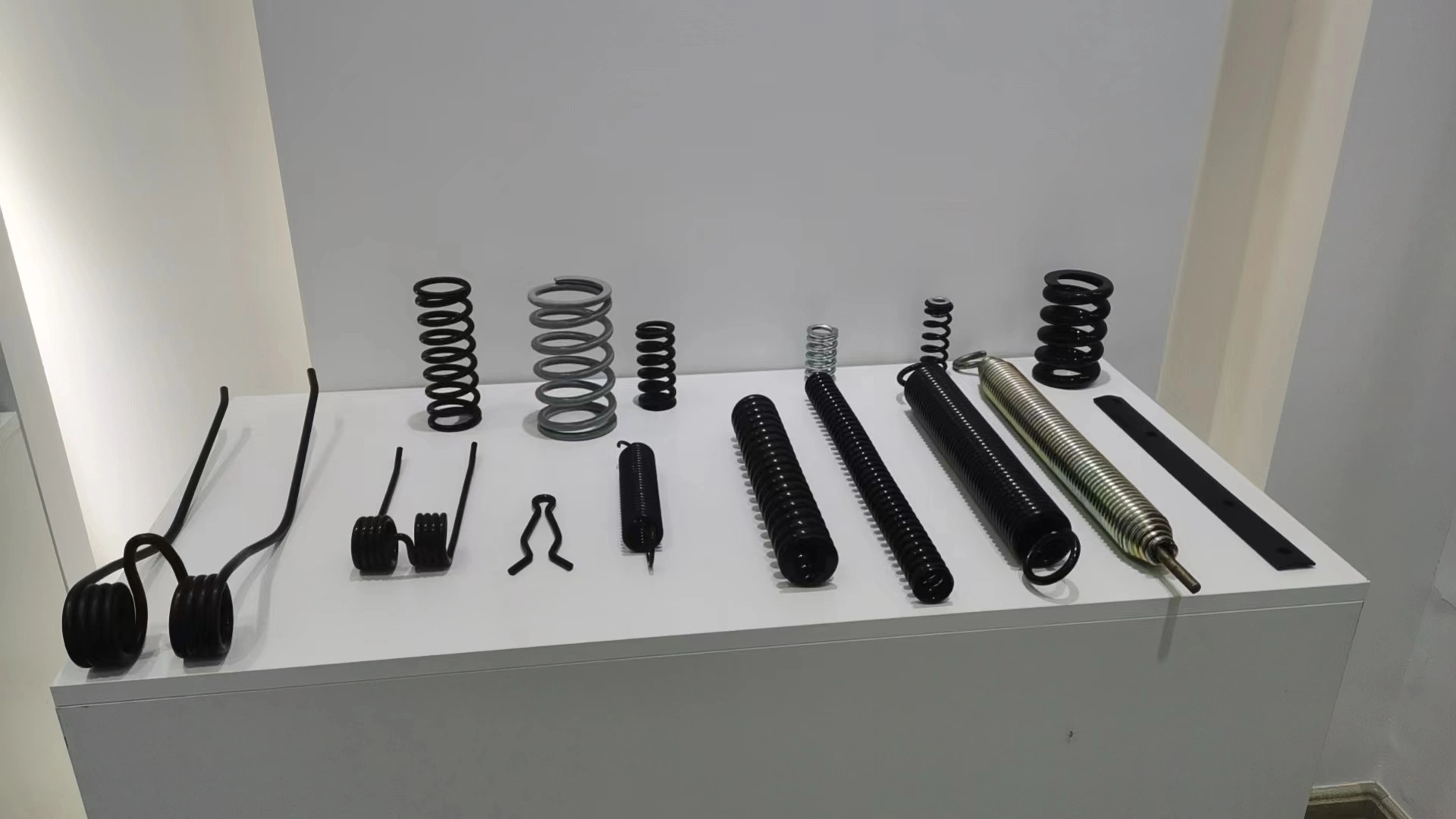 Gas Spring Compression Spring Torsion Spring Coil Spring Extension Spring Tension Spring Clock Spring Floor Spring Air Suspension Spring Die Spring