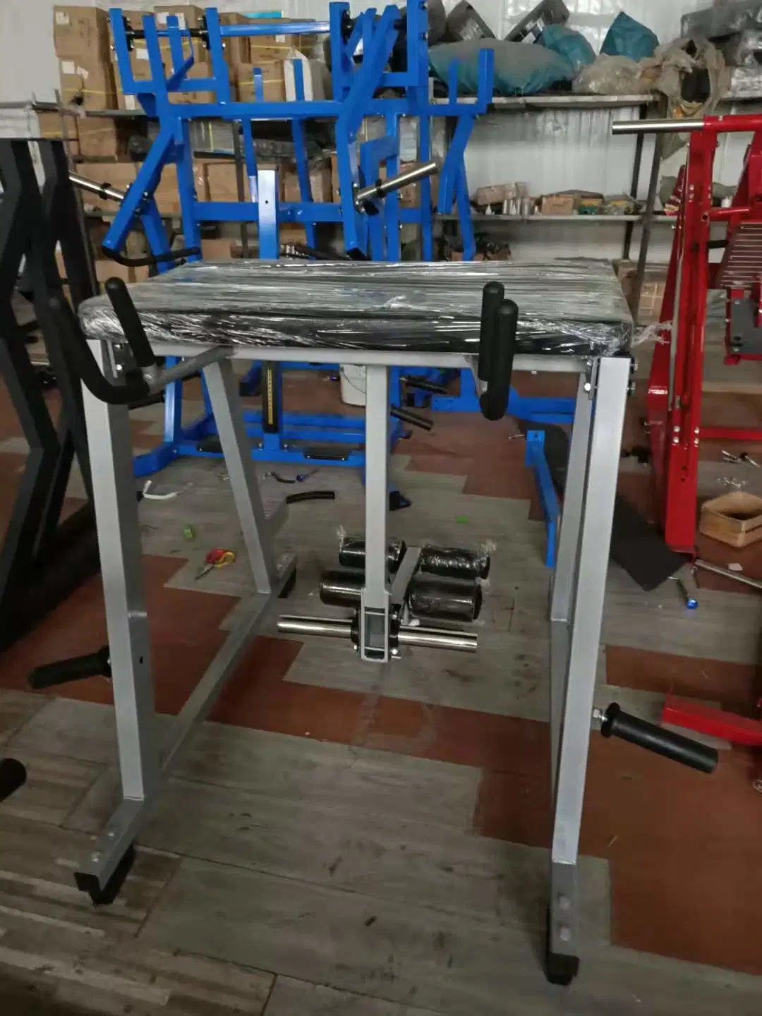 Machine de musculation et de balancement des jambes