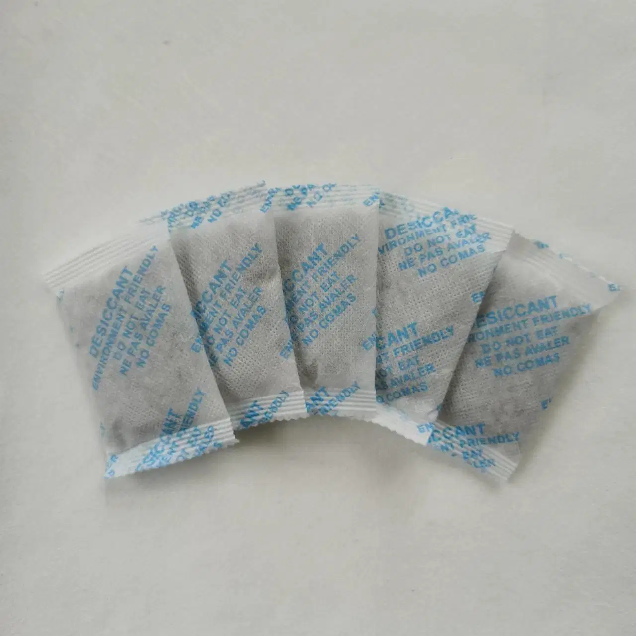 Anti-Rust/Anti-Mould Moisture Absorber Mineral Clay Desiccant with Non-Woven Bag (20g)