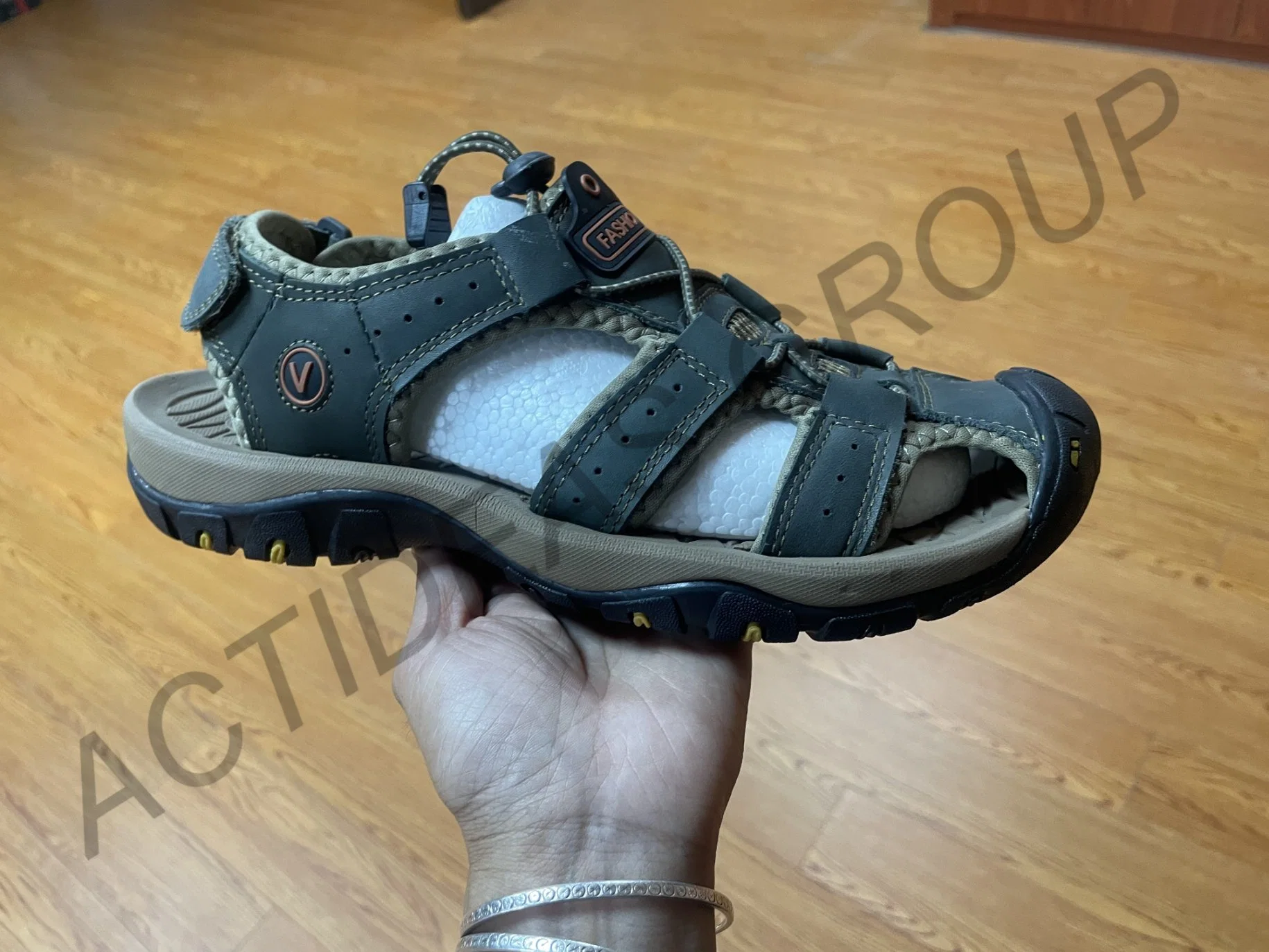 Sapatilhas de Trekking de Verão para desportos genuínos em pele Sandal Air Sole Beach Para sandálias de exterior casuais Man