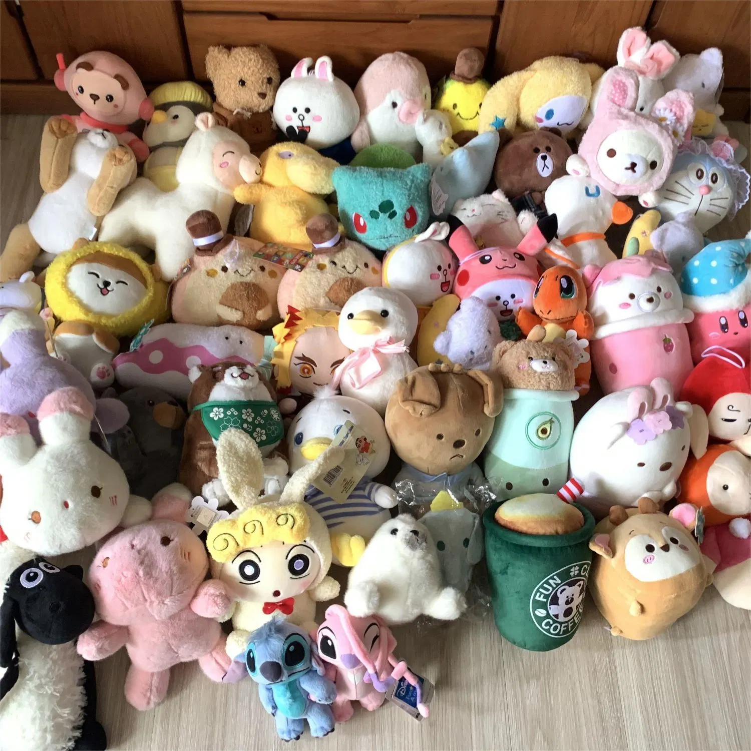 OEM Fábrica Personalizada de Animais de Pelúcia Brinquedos Infantis Personagens de Desenhos Animados Produtos de Anime Brinquedo de Pelúcia Personalizado Preço de Atacado Fabricante de Brinquedos de Pelúcia Personalizados na China.