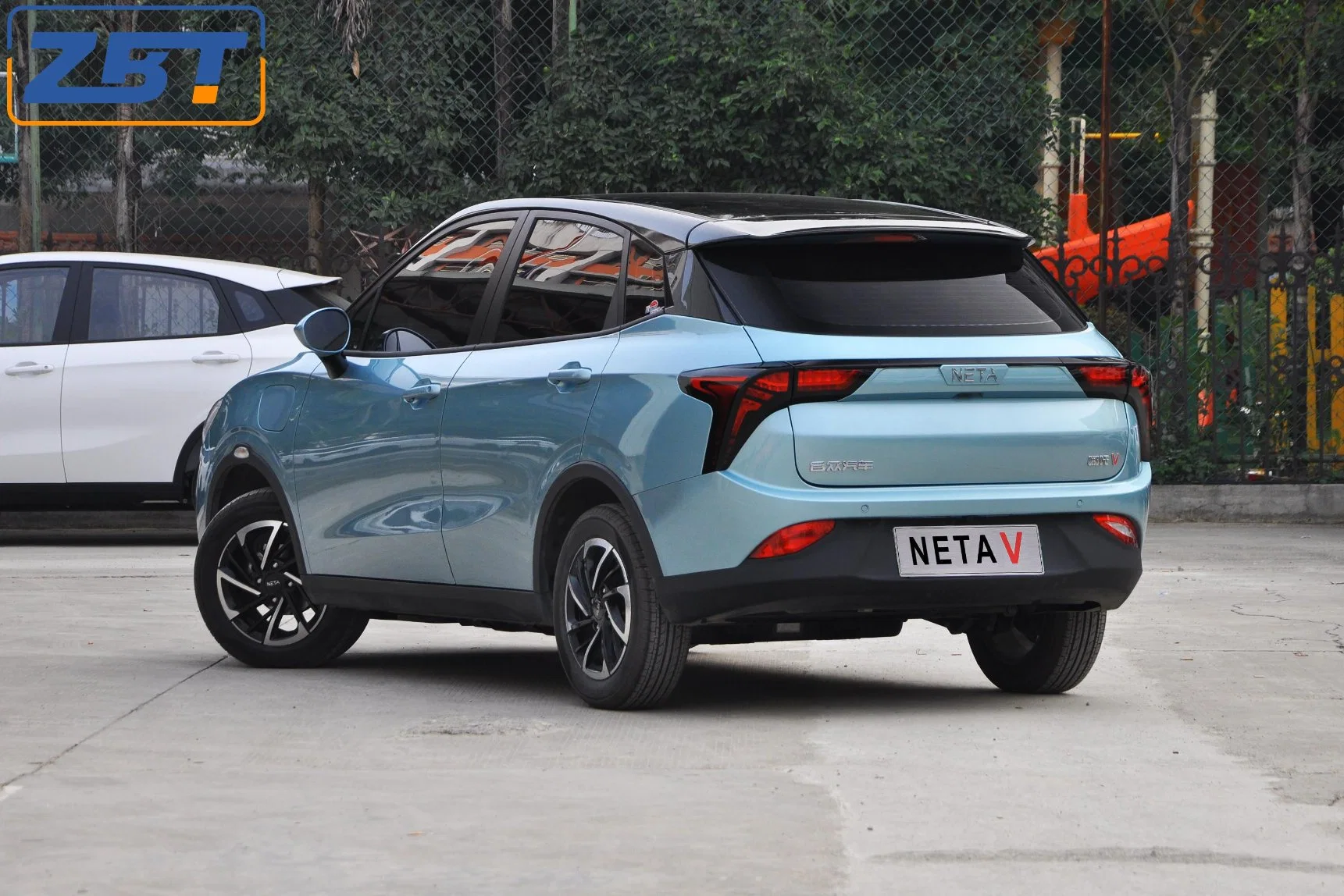 Fabricado en China Red V EV de alta velocidad eléctrico Nuevo Coche Sport SUV motor de alta potencia Autos con Ternary Batería de litio