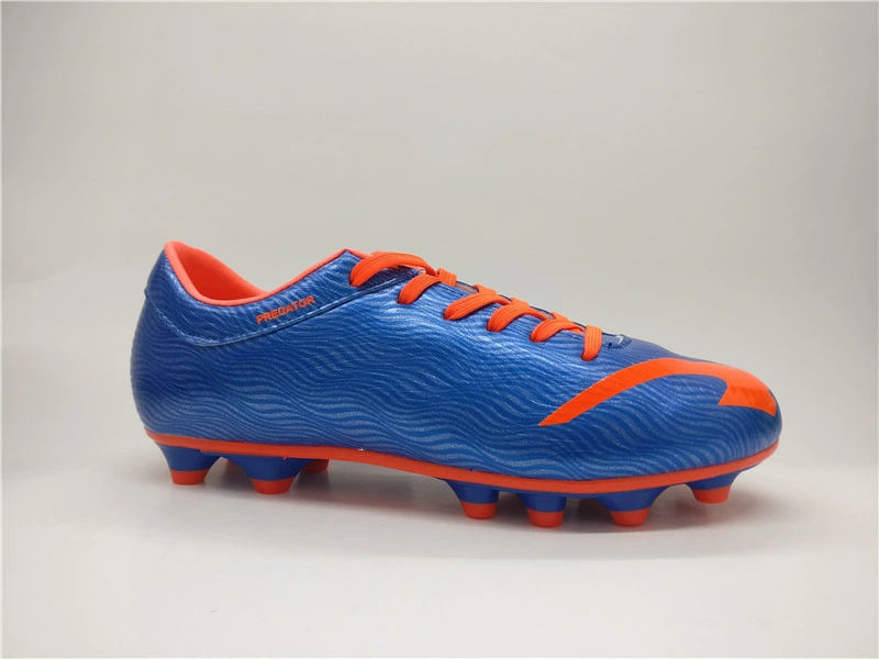 Low Cut Hot Sale Rubber Sole Training Outdoor Men Shoes Football Soccer
