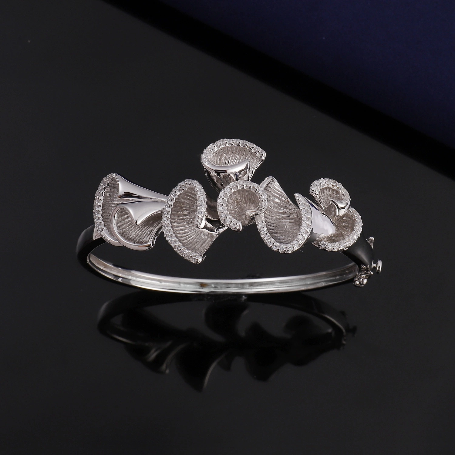 OEM Custom Fashion 925 Silver Jewelry Ice Flower Braceclet