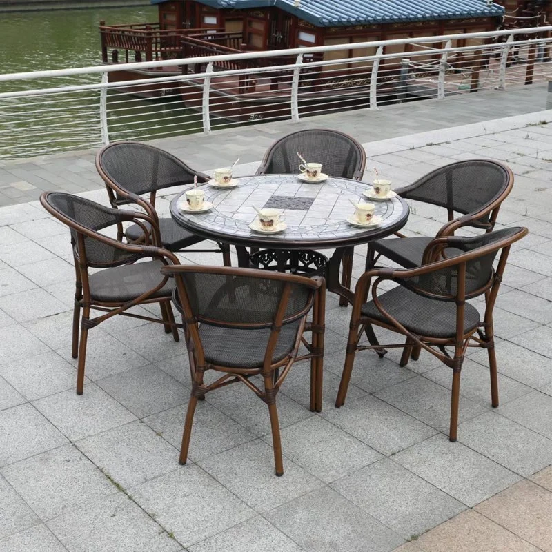 Leisure Outdoor Tables and Chairs Outside The Courtyard Cafe Milk Tea Shop Pendulum Cany Chair Villas Terrace Balcony Furniture Combination