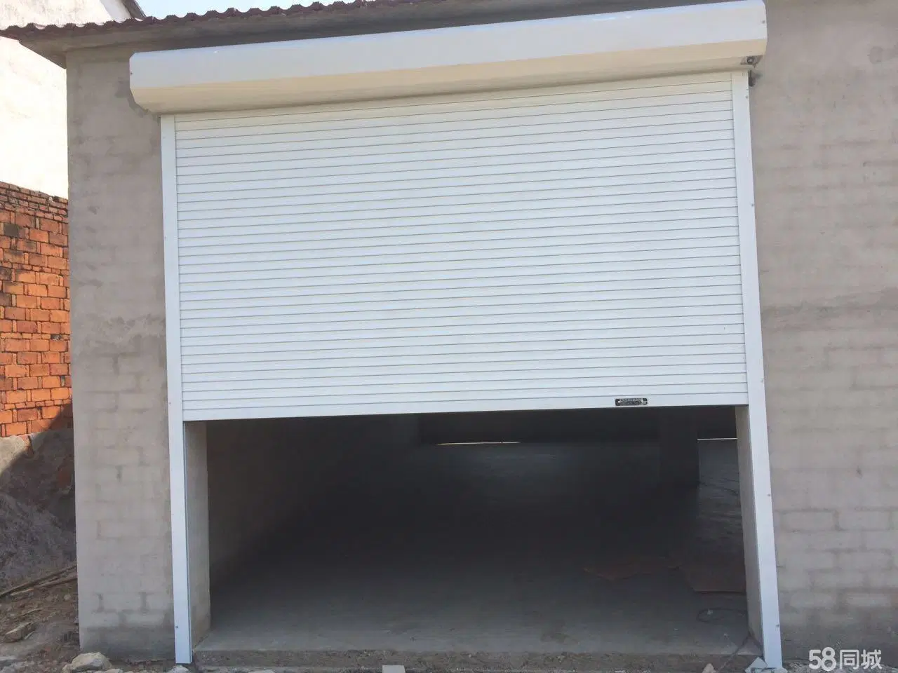 Diseño moderno Electric Puertas Automáticas de laminado de aluminio usadas al por mayor de obturador plegables Puertas de garaje para coche Precio