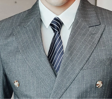 Bespoke Clothing Men 3 Piece Suit Double-Breasted Striped Suit for Many Ocassions Garment