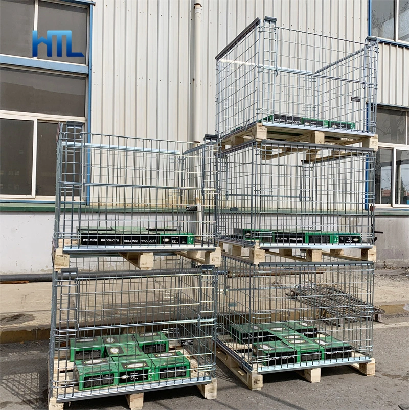 Entrepôt de la cage de palette pliée contenant des boîtes en treillis avec palette en bois