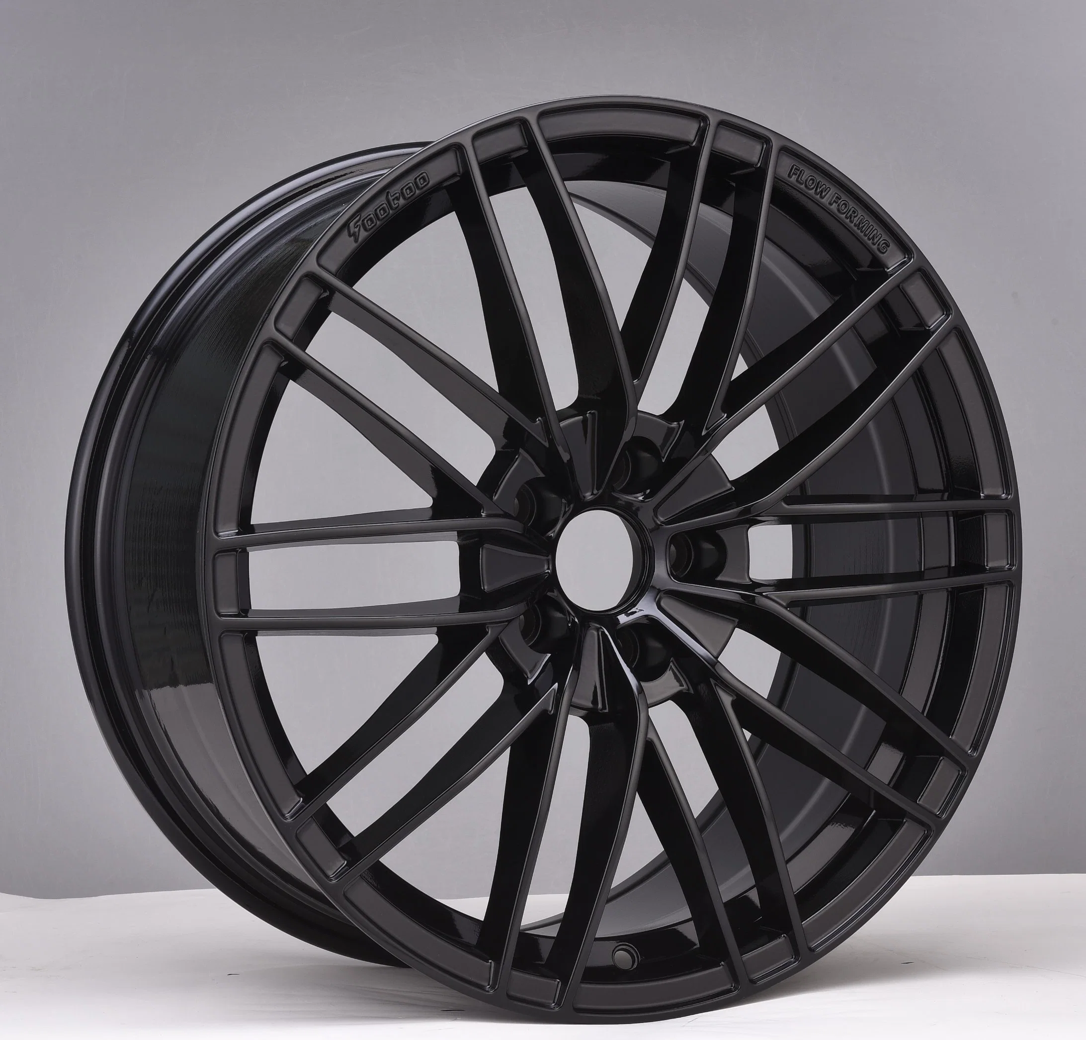 Легкосплавные колесные диски для послепродажного обслуживания автомобилей Hyper черного цвета