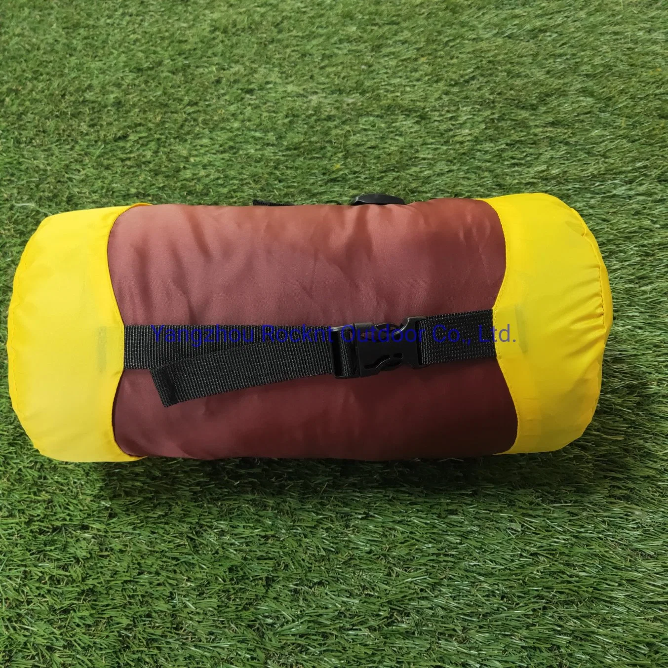 Synthetic Fibre Portable Sleeping Bag with Neck and Zip Baffle