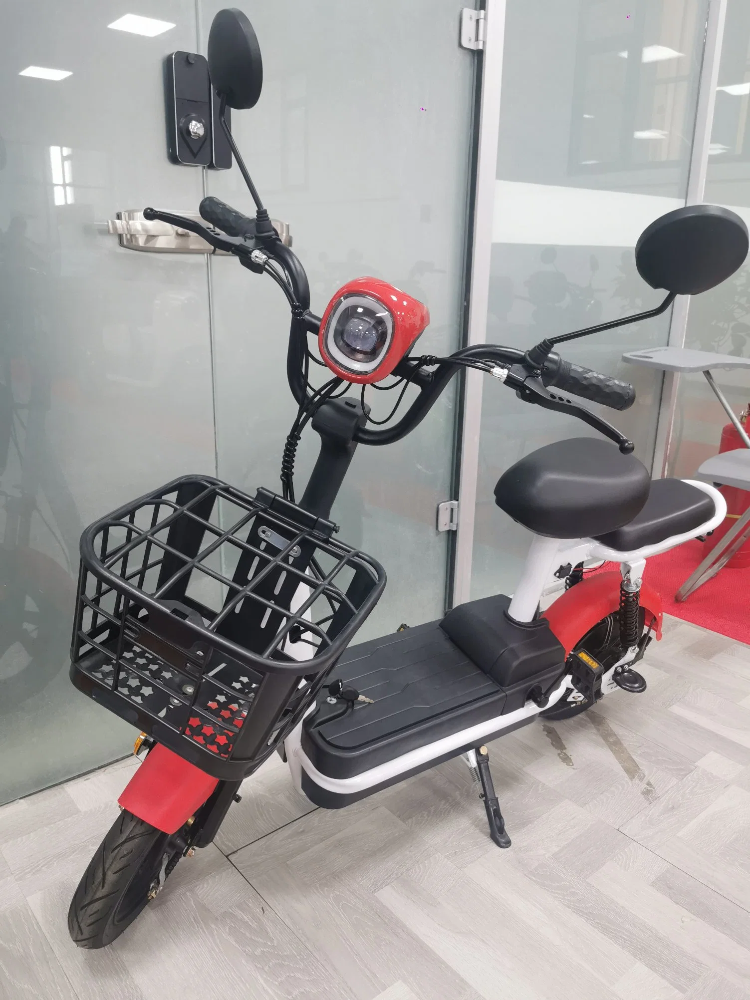 Cores personalizadas e logotipo scooters eléctricas por grosso Barato preço bicicleta eléctrica