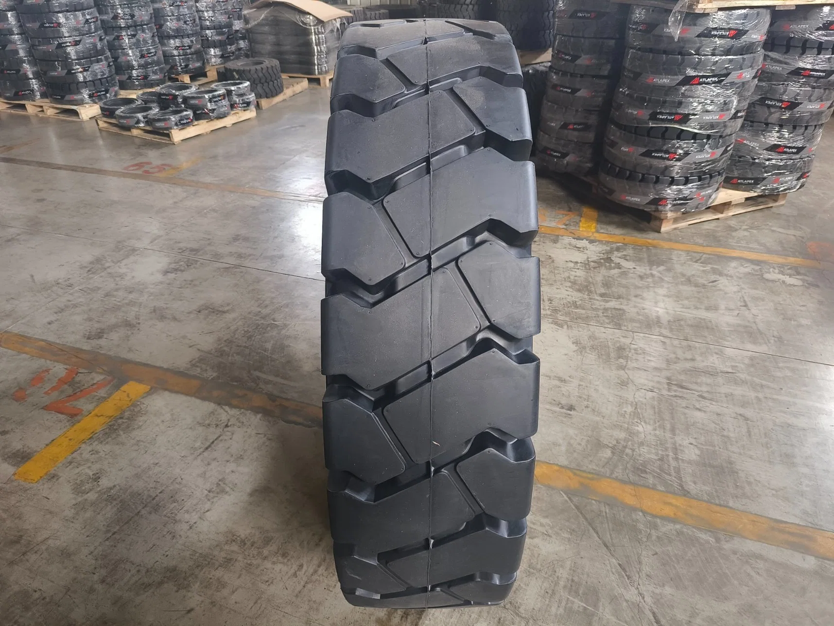 High quality/High cost performance off The Road Skid Steer Wheel Loader OTR Solid Rubber E3l3 L4 L5 Patterns OTR Tire