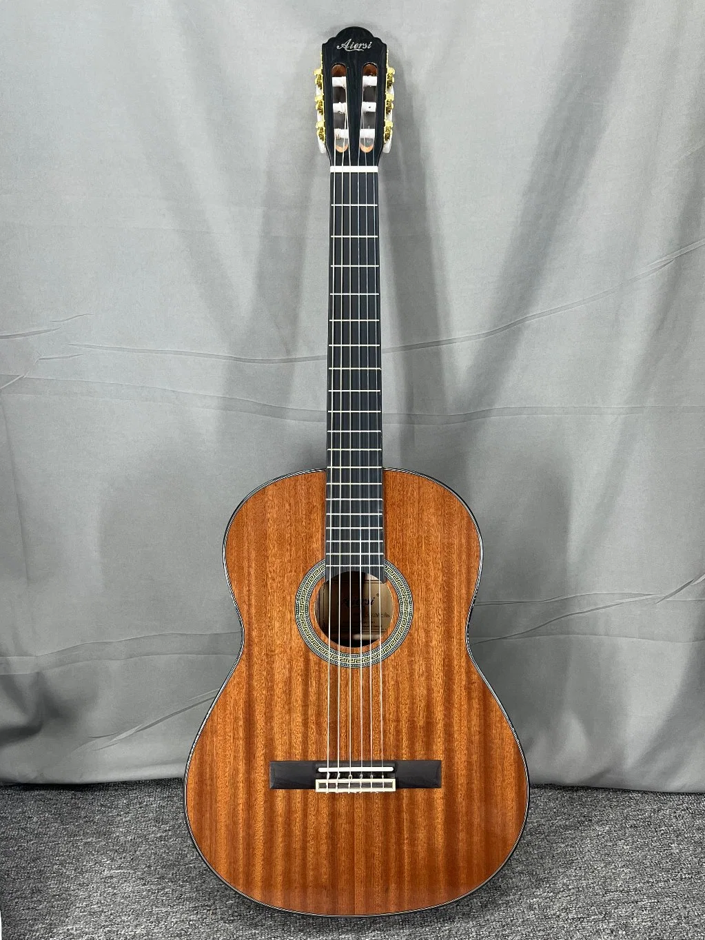 Wholesale Price High Quality Glossy Mahogany Classical Guitar Vintage Music Instrument