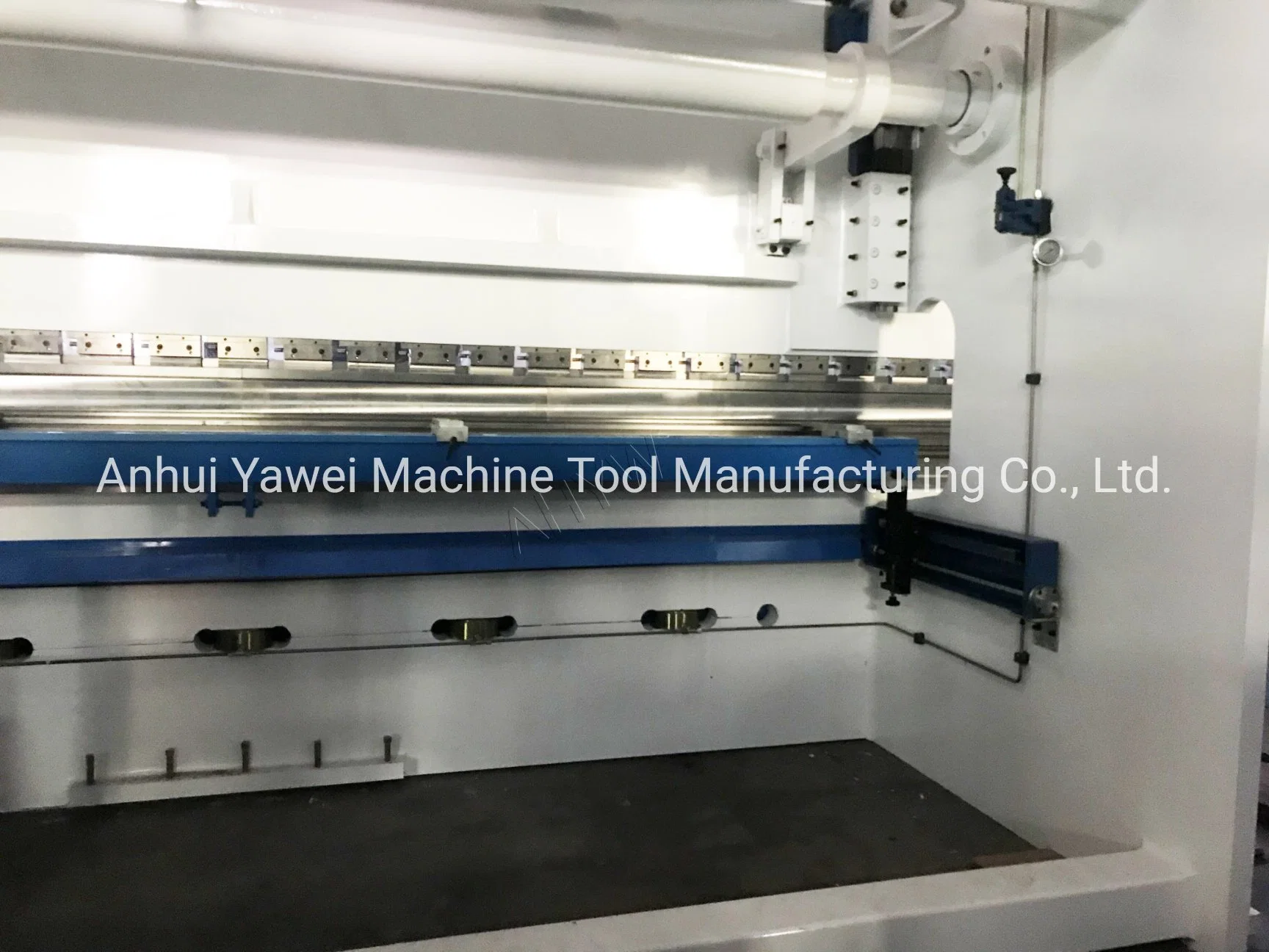 300t 6000mm Hydraulic Torsion Bar CNC Press Brake with Delem Da41 Control System