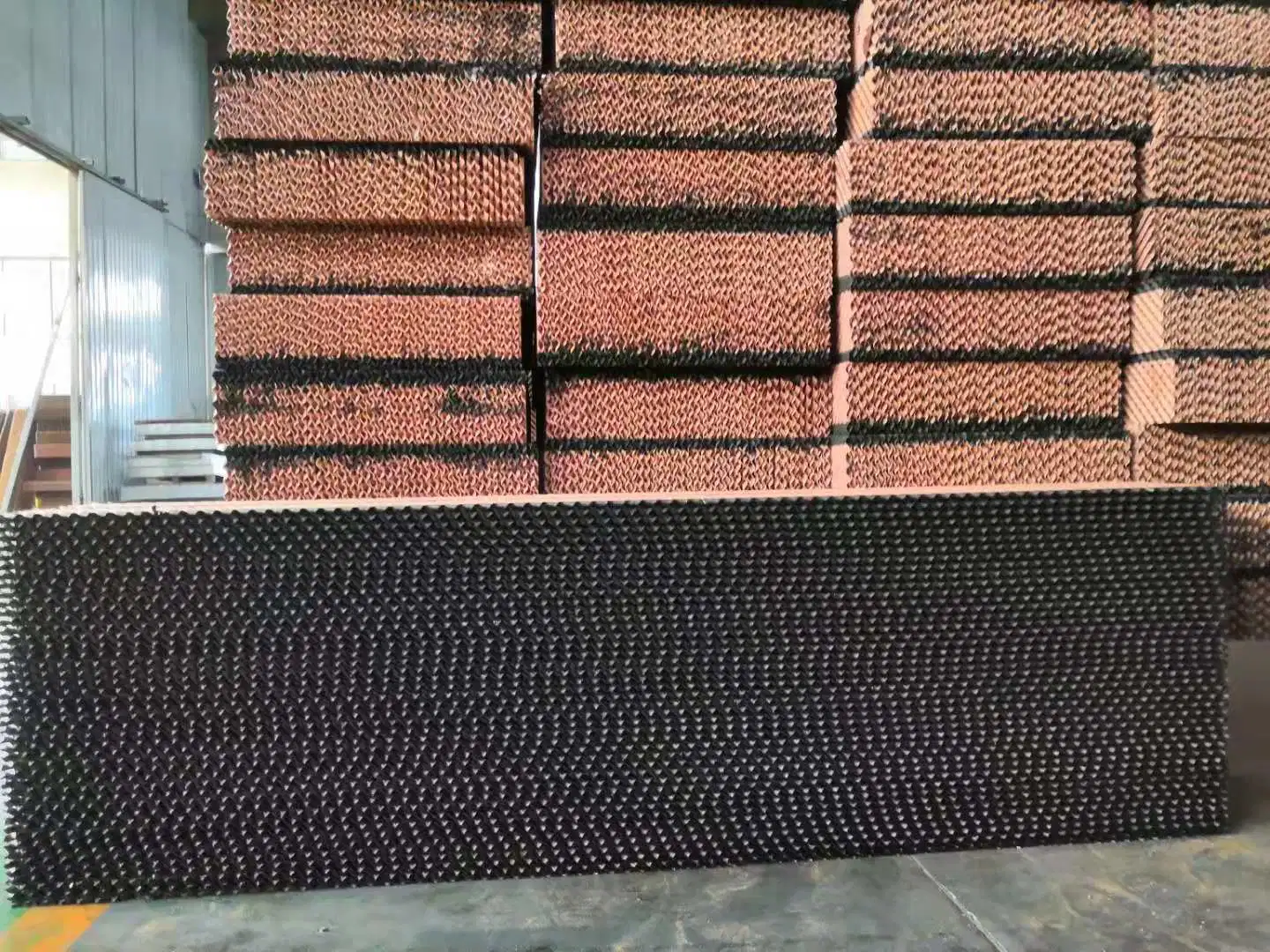 Brown/Black Coating Evaporative Cooling Pad/Cooling System/for Poultry/Greenhouse/Industrial/Livestock/Chicken House/Pig Farm/Air Cooler Fan