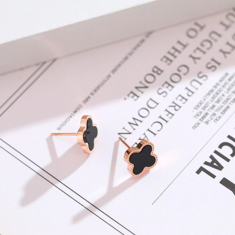 Titanium Classic Fashion Atmosphere Exquisite Temperament Four-Leaf Clover Stud Earrings