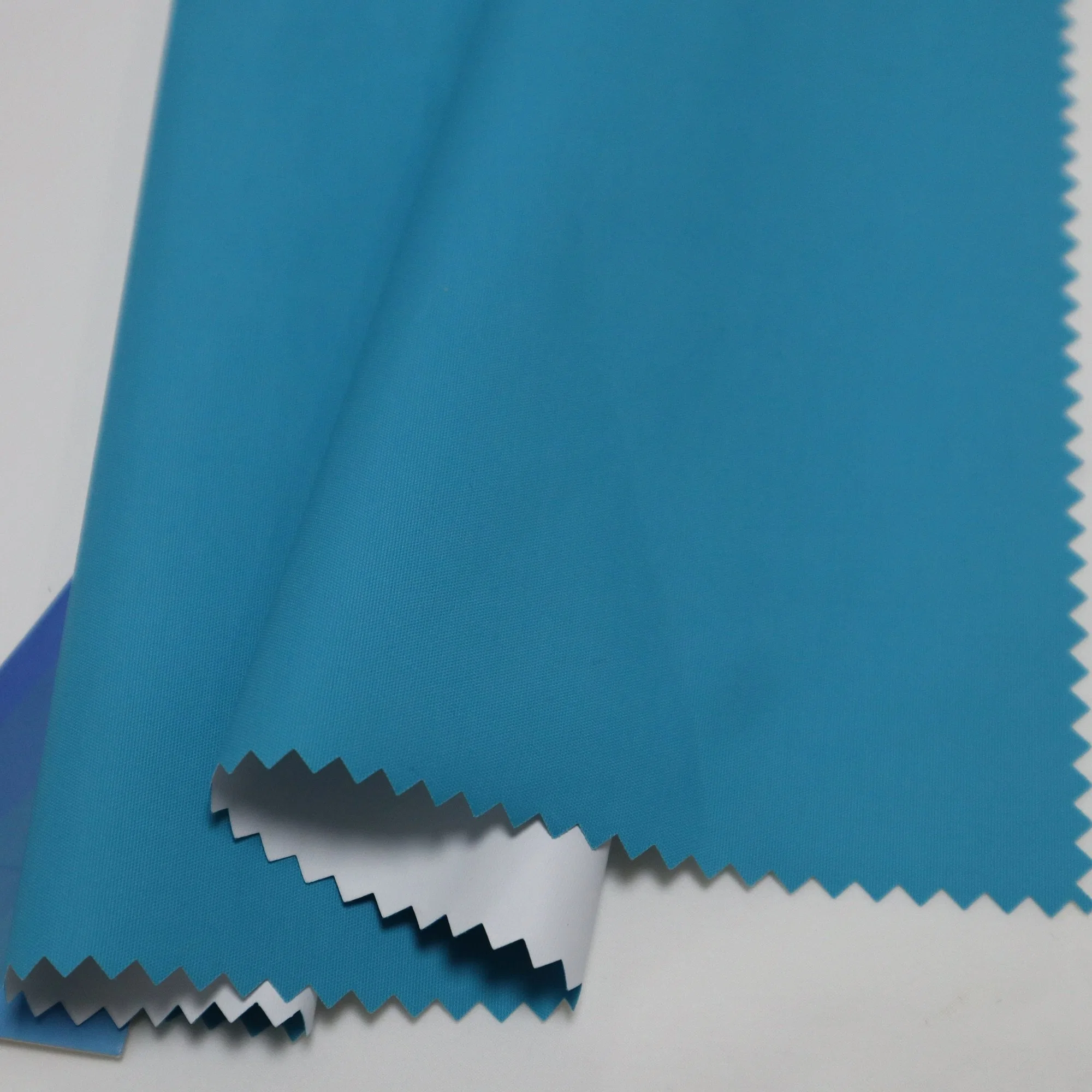 100% de planície de Nylon impermeável leve e respirável molhado PU Anti-Crease revestido de fios de tecido para as calças de jaqueta de Vestuário Vestuário de camada exterior