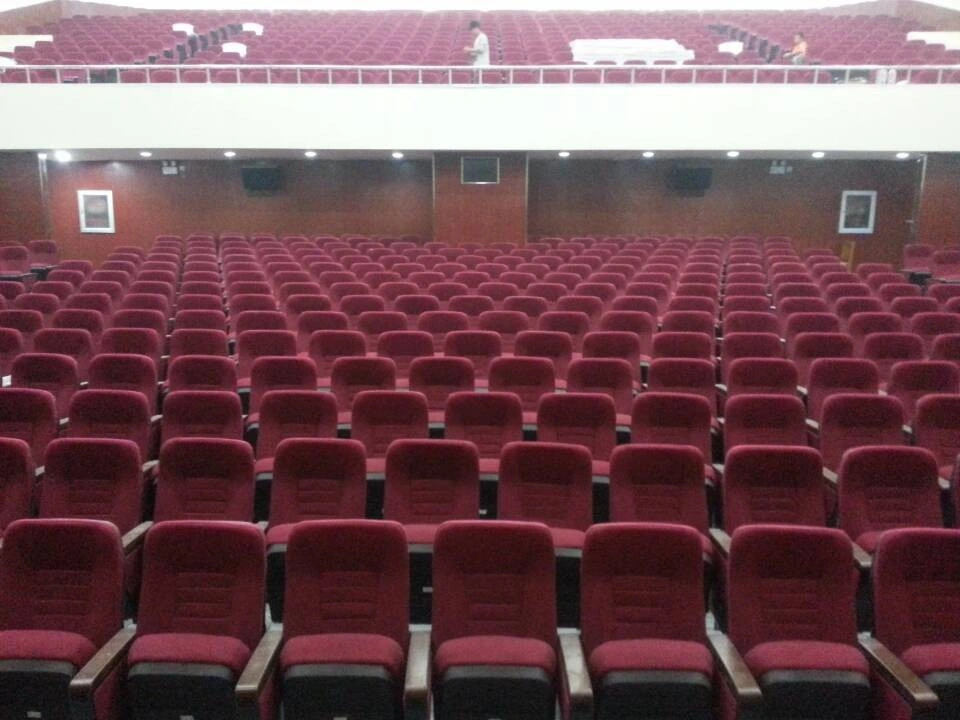 Öffentliches Kino Medienzimmer Wirtschaftsschule Theater Auditorium Kirche Sitzplätze