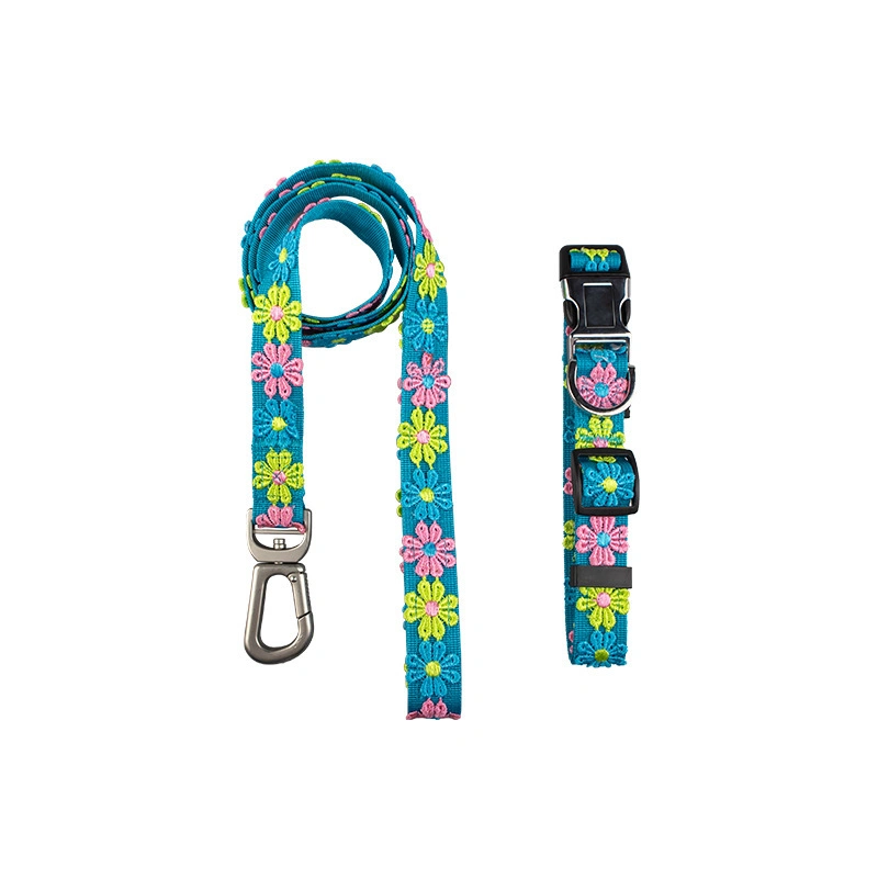 Wholesale/Supplier Pet Products Knit Pet Dog Leash Dog Collar with Flowers Decoration