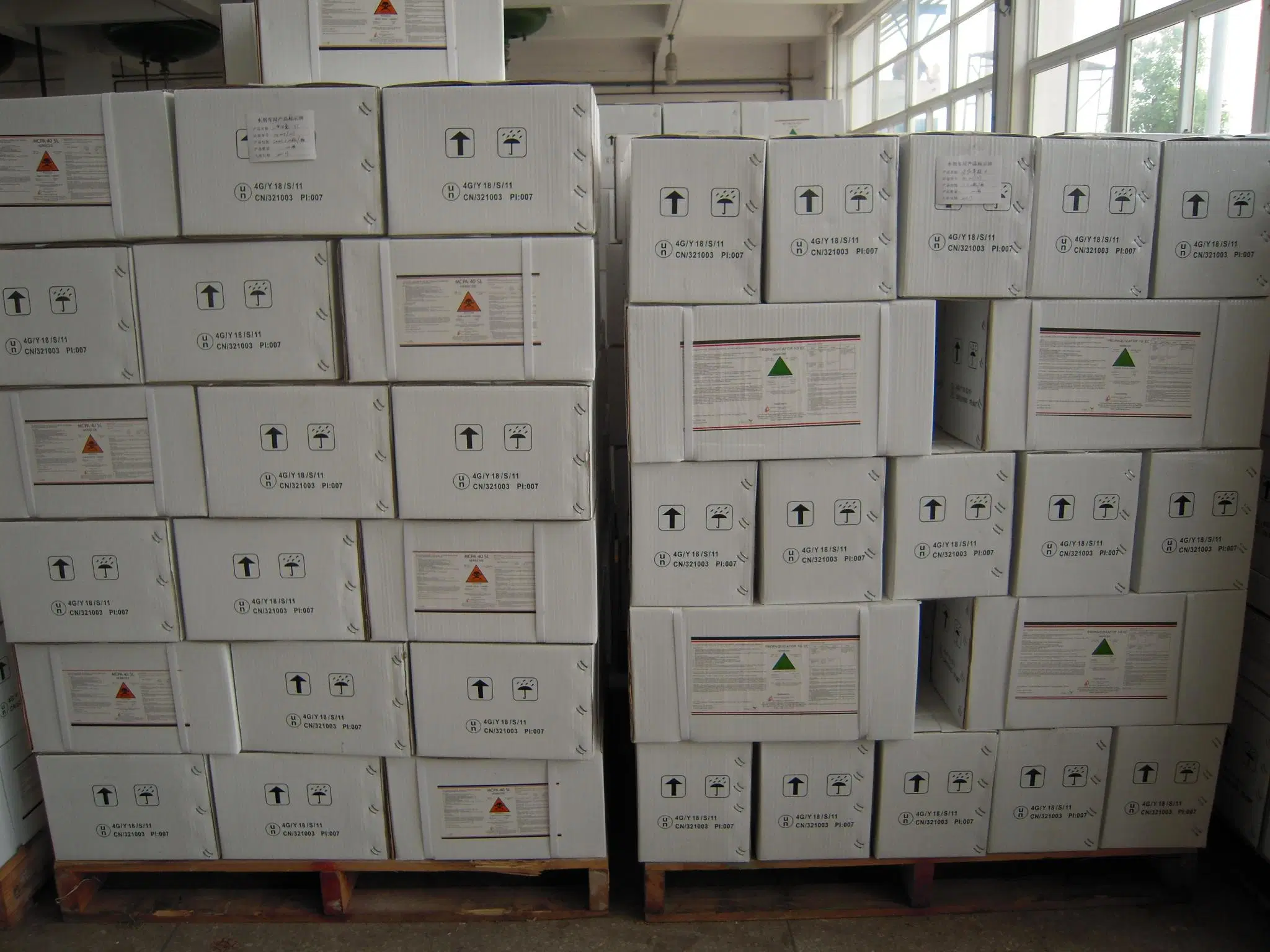 CAS: 74115-24-5 Agricultural Chemicals Insecticide Pest Control Acaricide 98%Tc/50%Sc Clofentezine