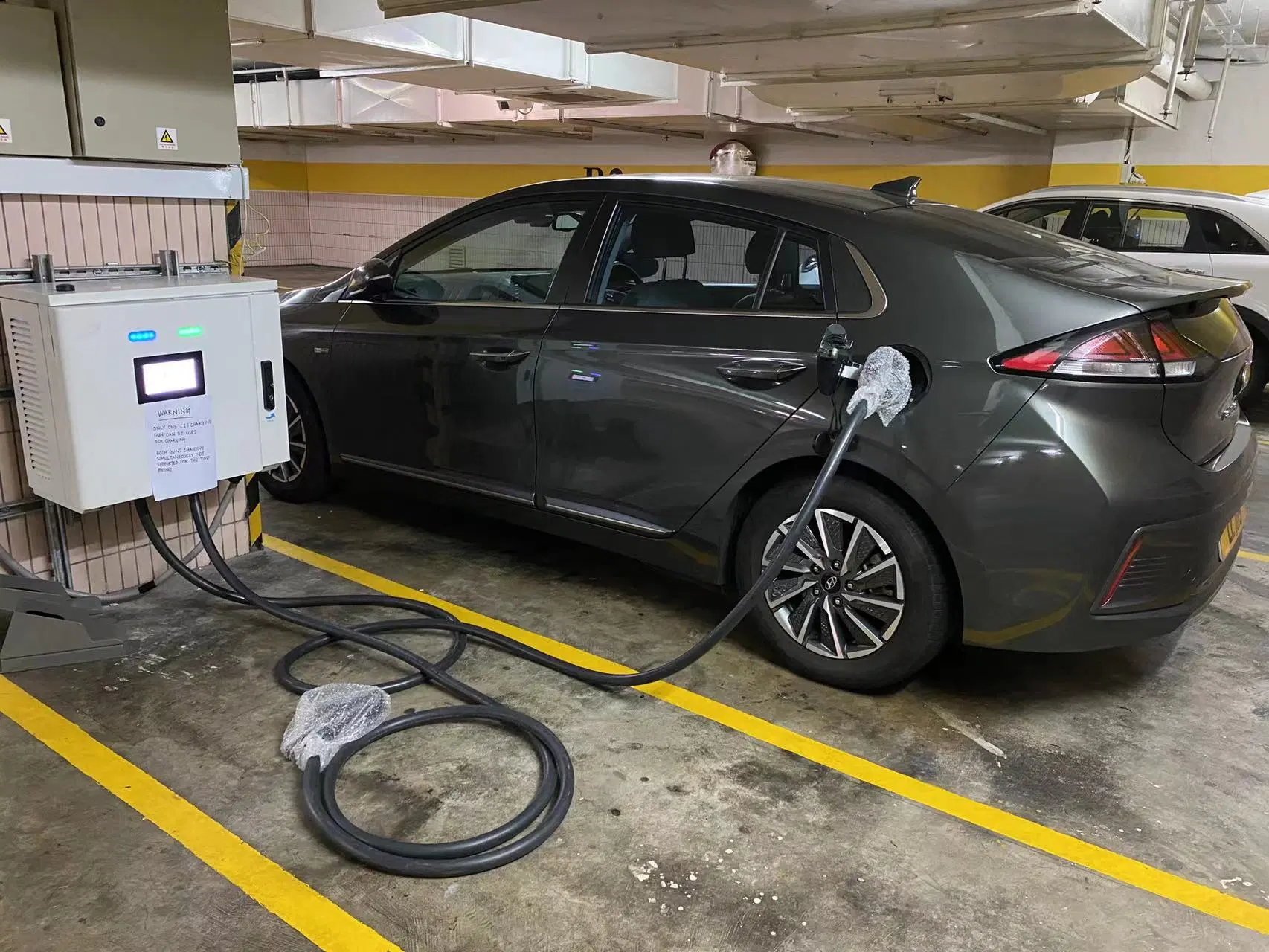 40KW IEC62196 a CAC2 Chademo conectores duplos Veículo Eléctrico rápido barramento DC Estação Carcharging EV carregador com tela sensível ao toque