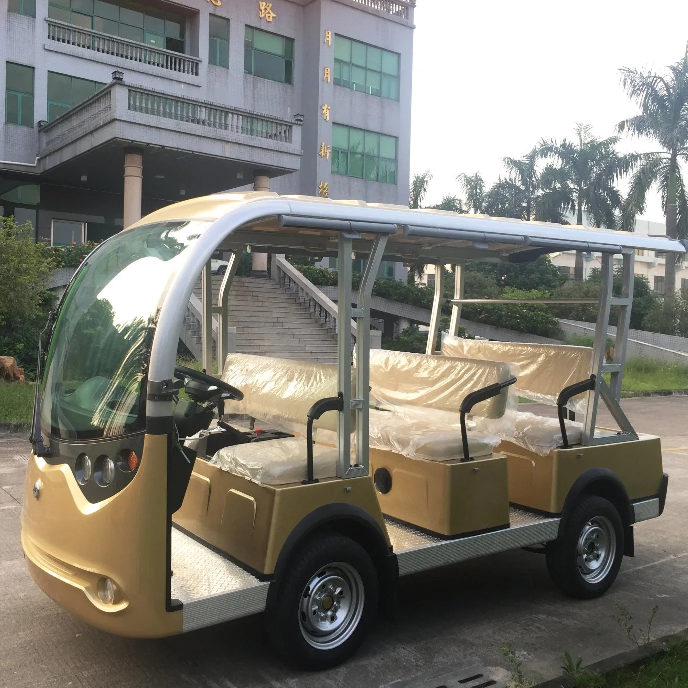 Multifunctional Aluminum Frame ISO, CE Certificate 4kw 48V 8 Passengers Electric Shuttle Bus (Lt-S8)