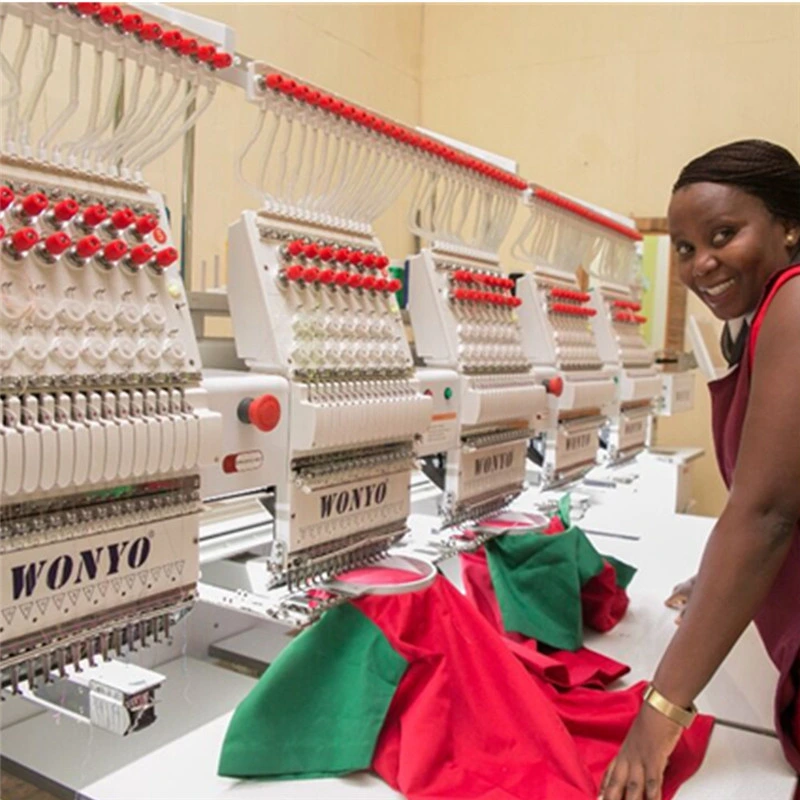 La machine à broder est utilisée pour le logo de siège en cuir de voiture Embroider