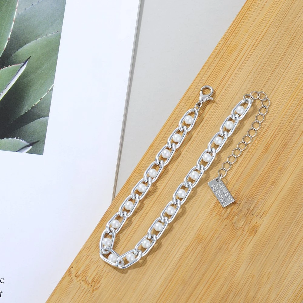 Pulsera de metal con perlas de imitación de estilo de moda de lujo fresco para mujeres dama.