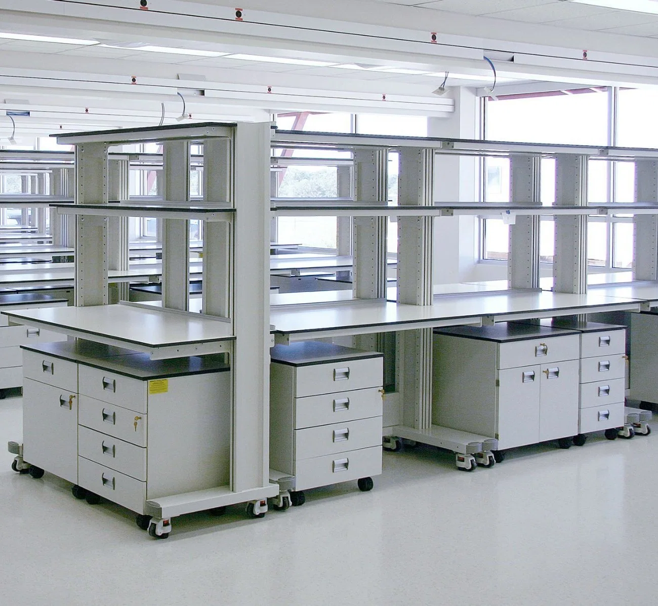 Guangzhou Factory Laboratory Furnitures Central Benches Cabinet Turkey Supplier Portable Chemistry College Lab Worktable Furniture with Drawer and Shelving