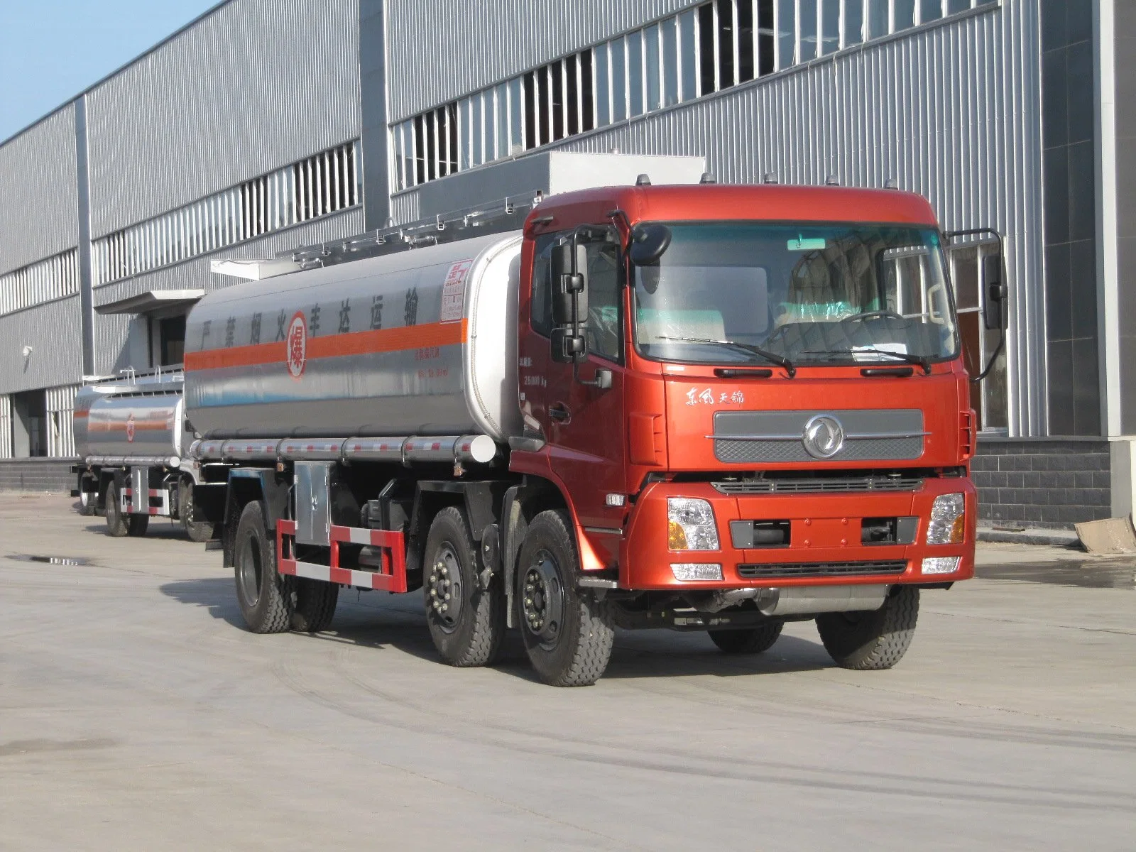 Chemical Truck Factory Direct Fuel Tank Truck 6X2 Dongfeng Oil Tankwagen Dimension Kraftstoff Transport Lkw