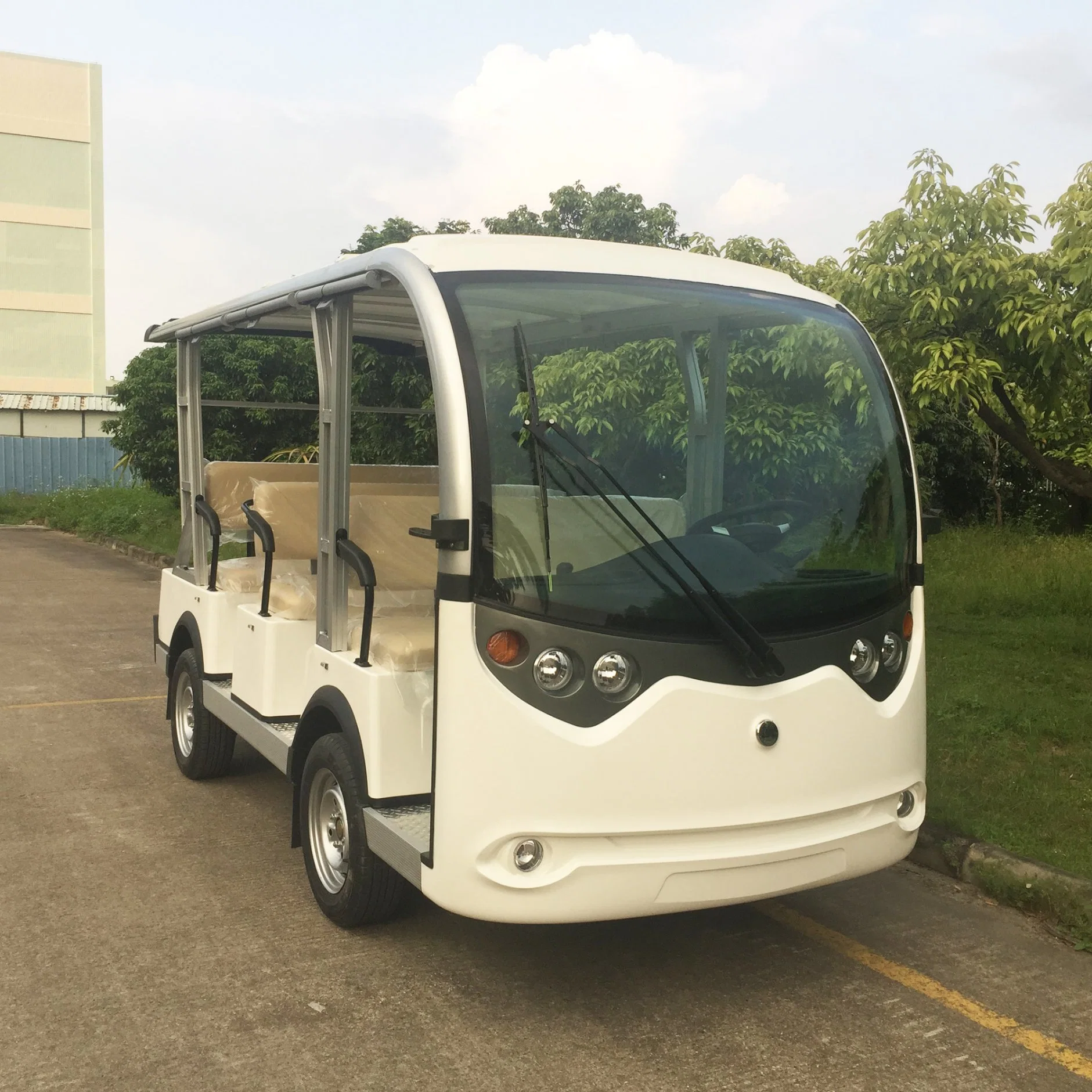 City Sightseeing Bus Golf Bus Electric Airport Shuttle Long Durability Little Noise 8 Seater Electric Tourist Bus (Lt-S8)