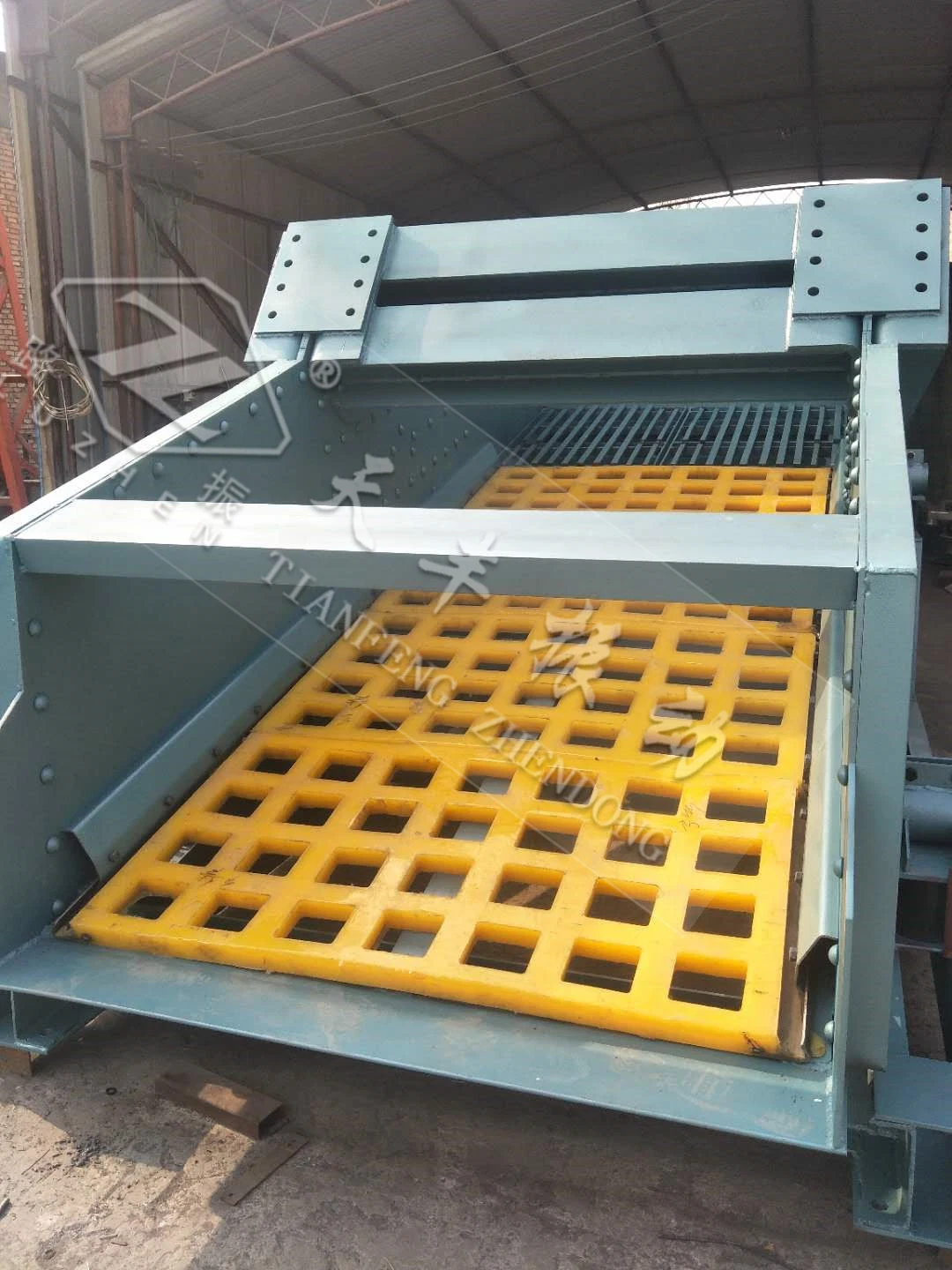 Hot Sale Mining Quarry Industry Vibrating Screen for Ore Separation