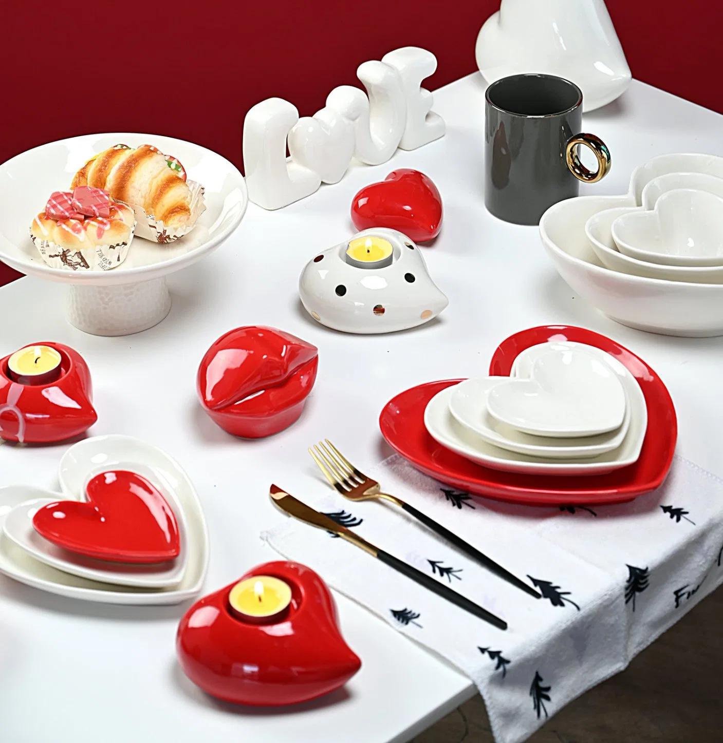 Louça de cerâmica para Natal dia dos Namorados dia dos Namorados Luxo quente Jogo de jantar de porcelana Thanksgiving Xmas essenciais de mesa de férias