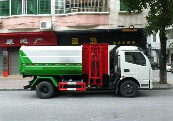 Dongfeng 4X2 Side Loading Garbage Truck