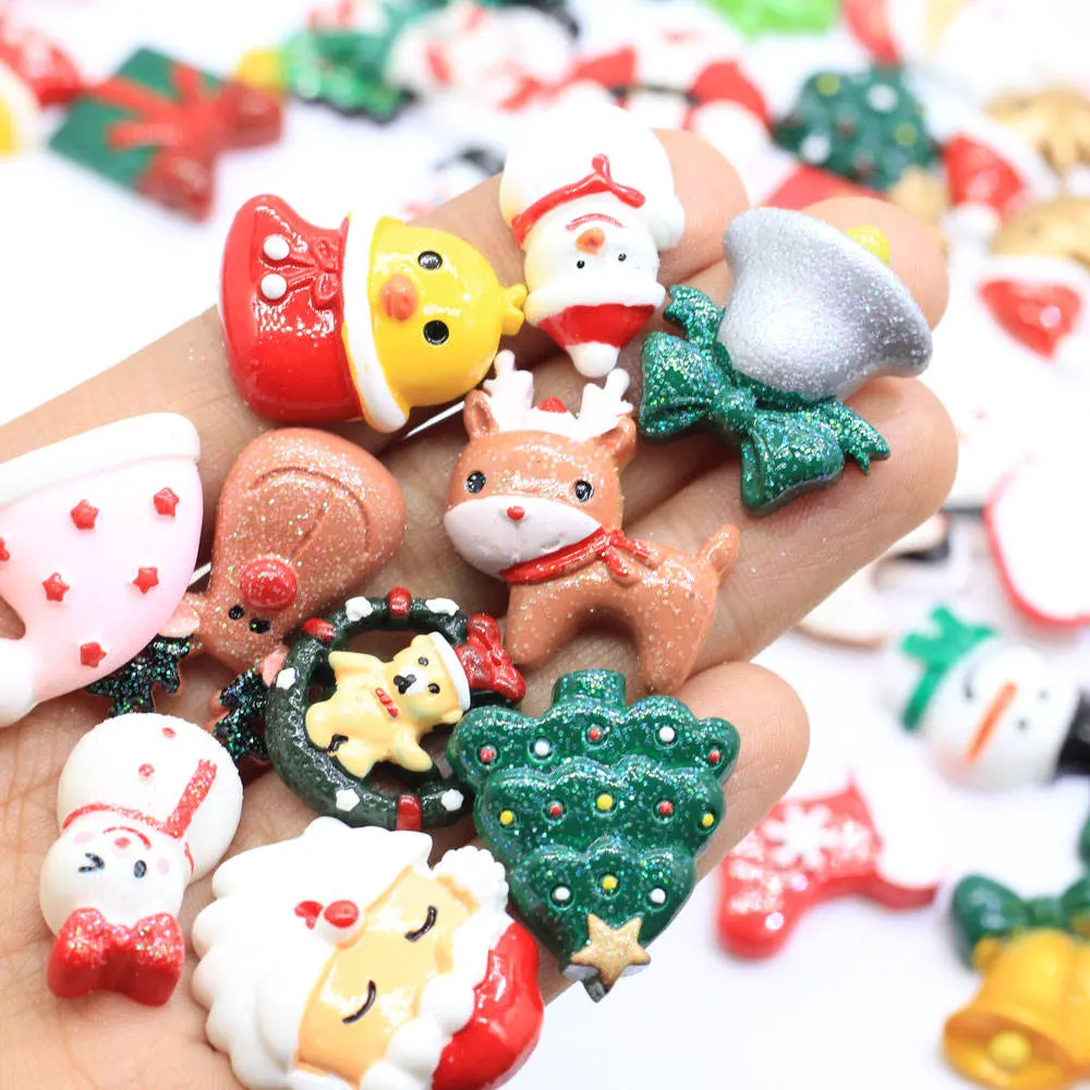 Home decoração Acessórios Natal Charms Bulk Figuras Miniatura Flat Back Resina Slime Cabochons ornamento DIY Crafts