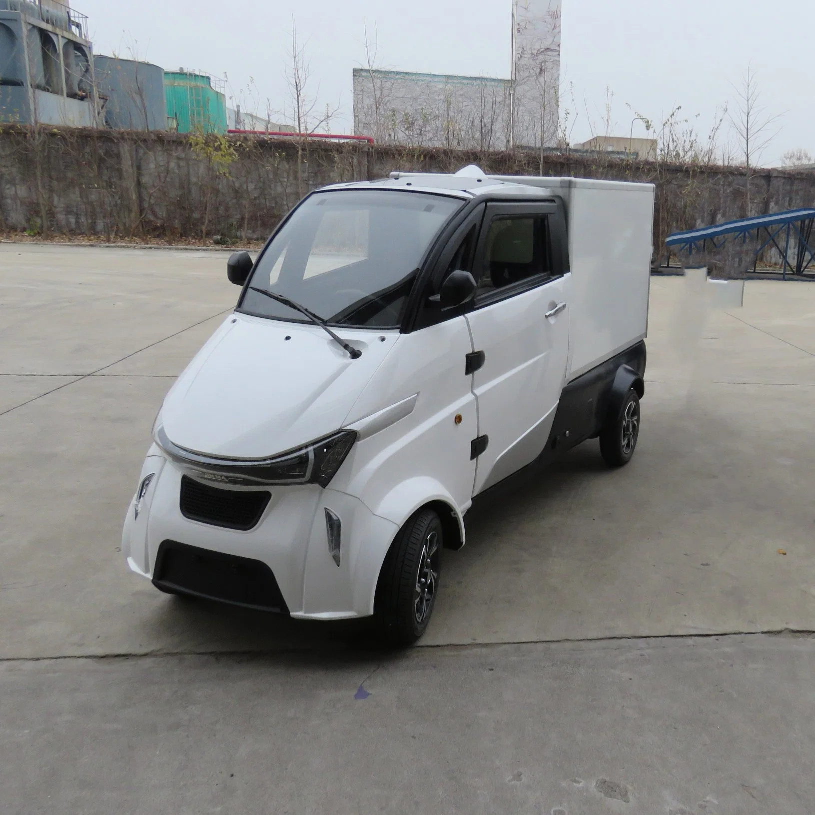 4000W/4kw Goods Delivery Electric Motor Mini Cargo Truck Van with 4 Wheeler