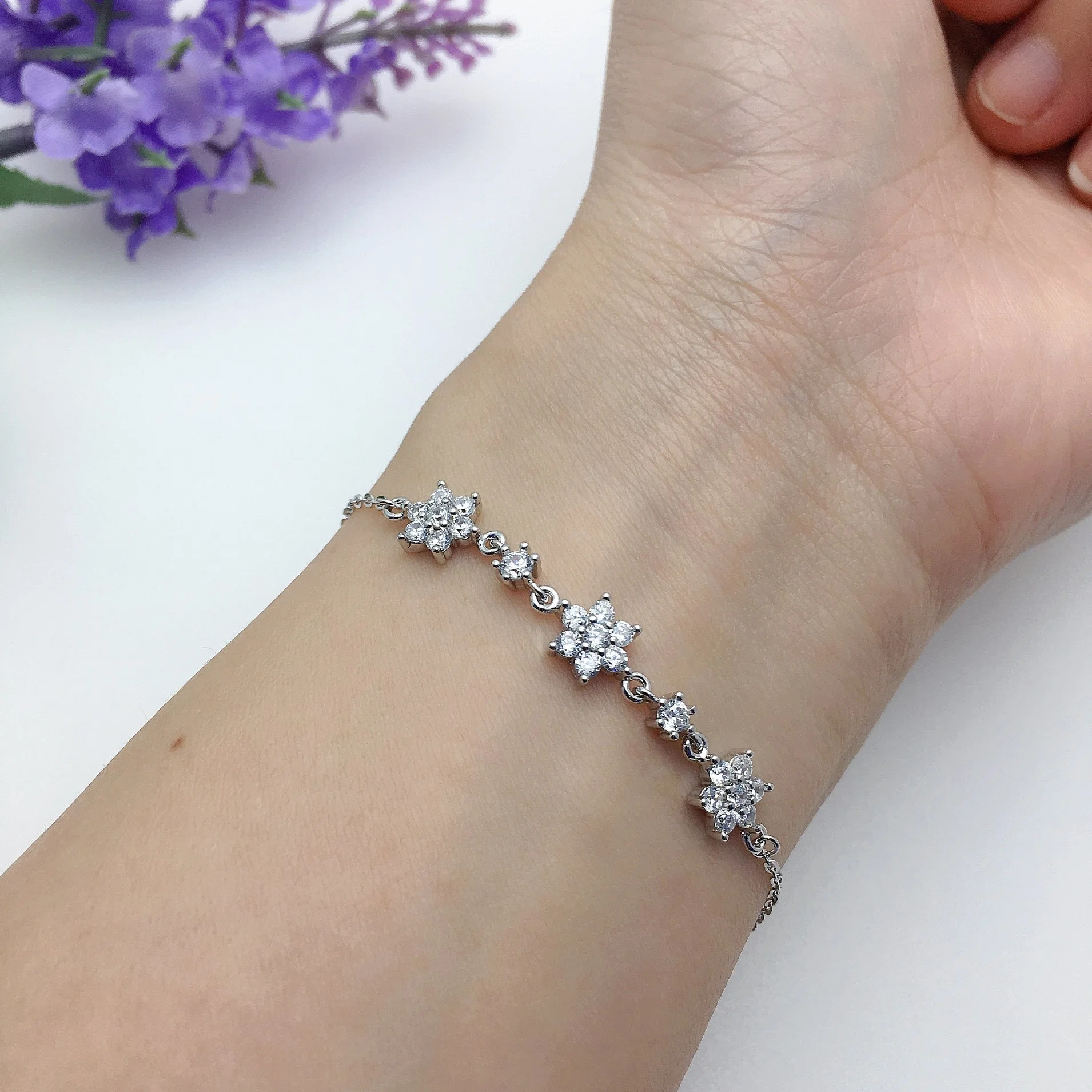 OEM Custom Fashion 925 Silver Jewelry Ice Flower Braceclet