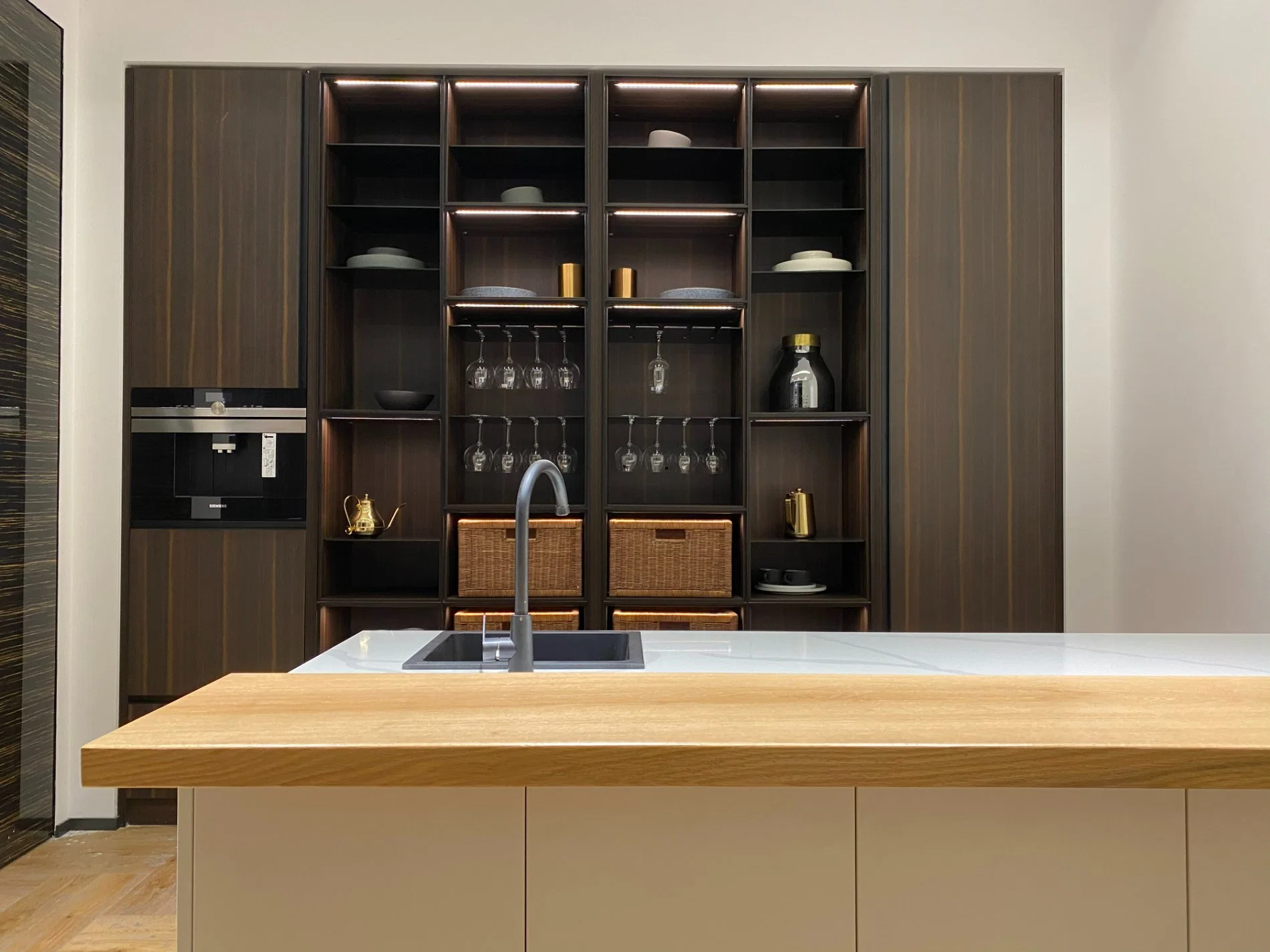 Armário de cozinha moderno personalizado em estilo italiano com High Gloss White Pintura