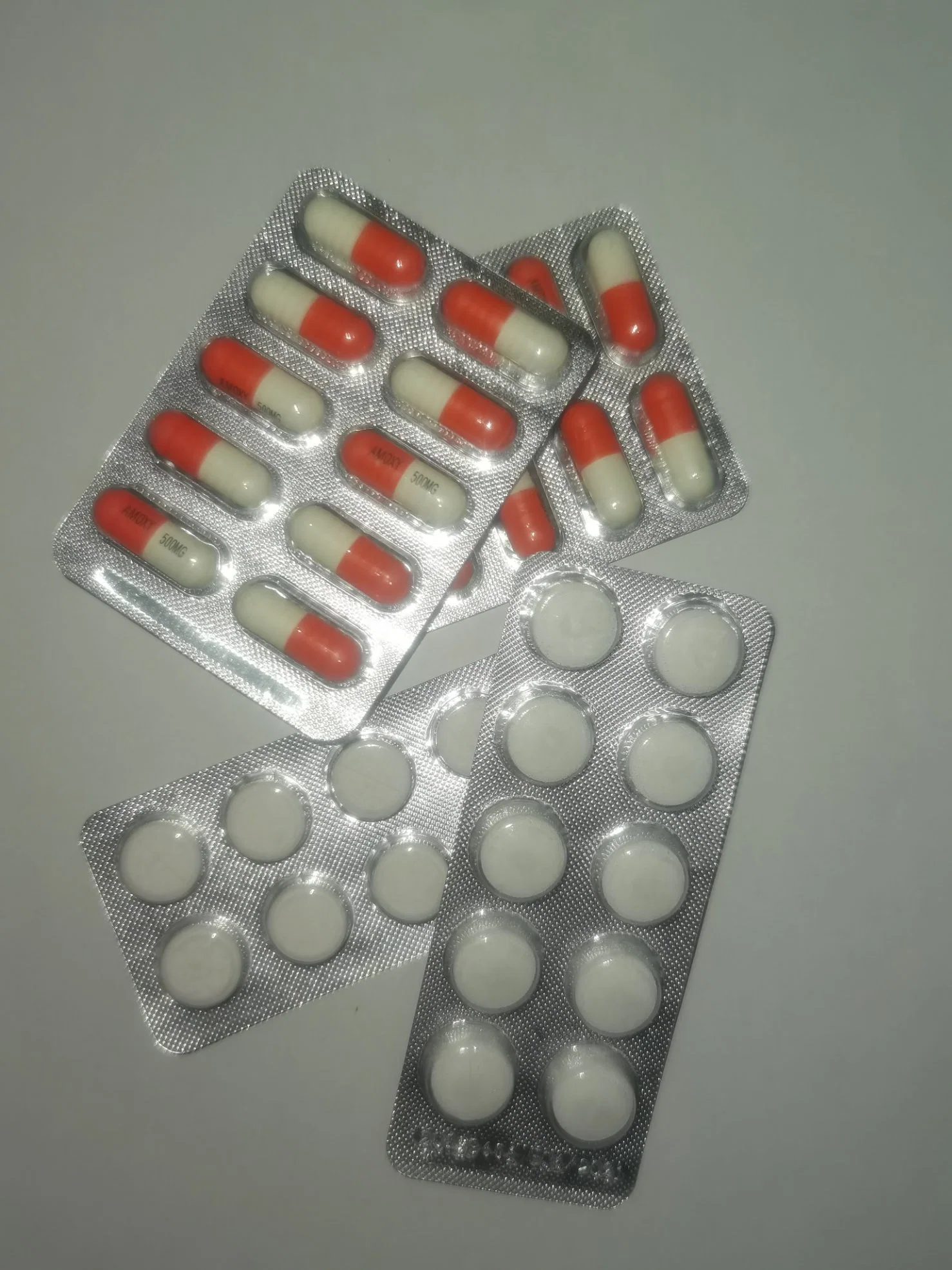 Gélule d'amoxicilline 250 mg 500 mg Médicament générique occidental terminé