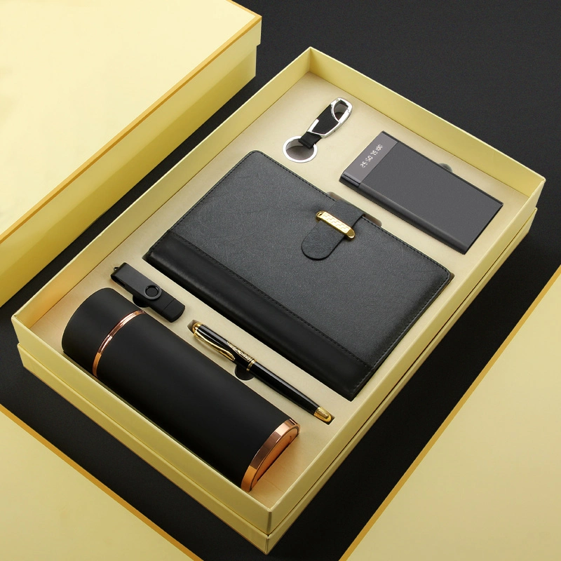 Customized Logo Wholesale/Supplier Gift Set with Notebook Flask Power Bank