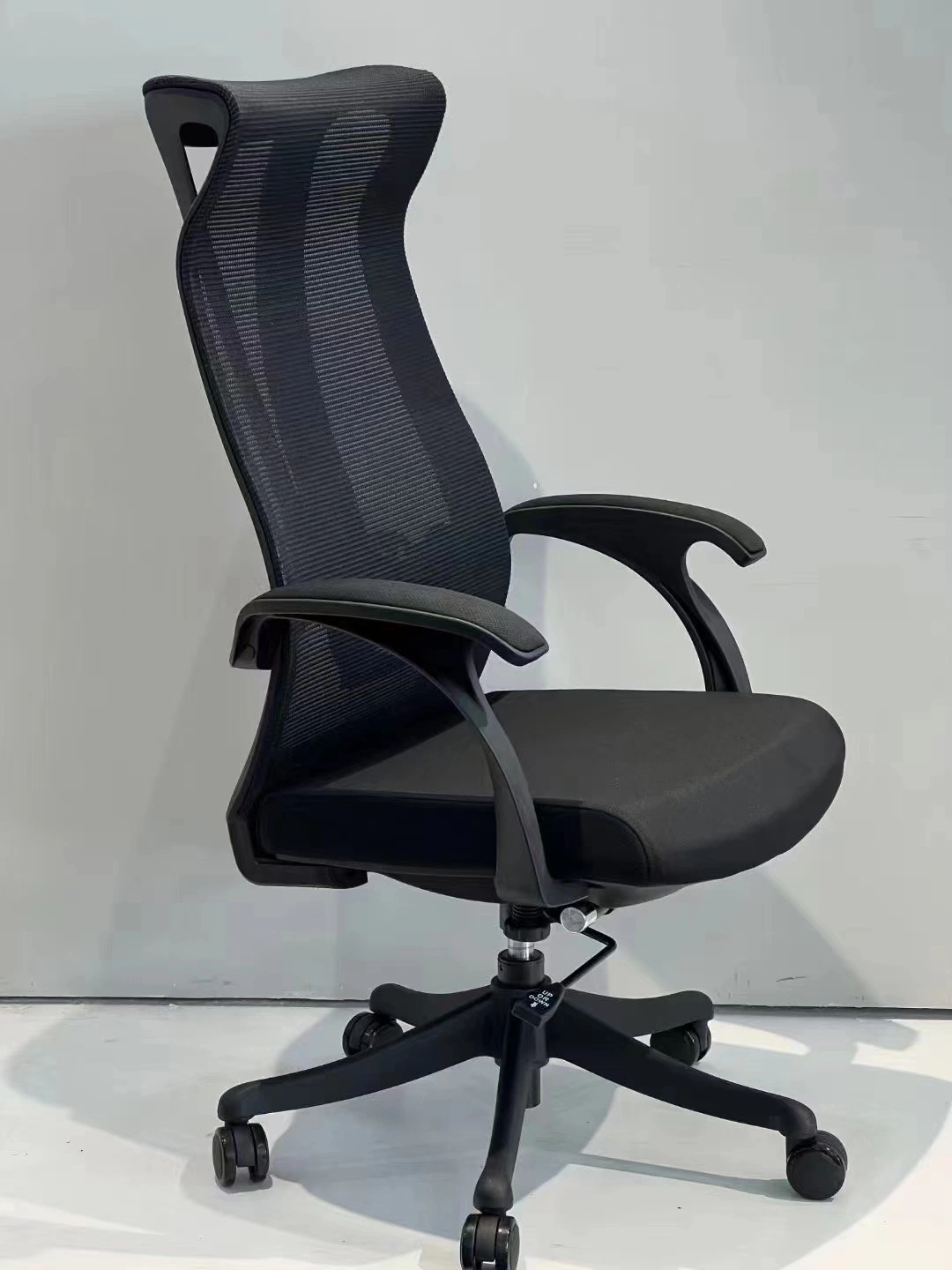 Customized Imported Quality Mesh High Back Adjustable Ergonomic Office Chair